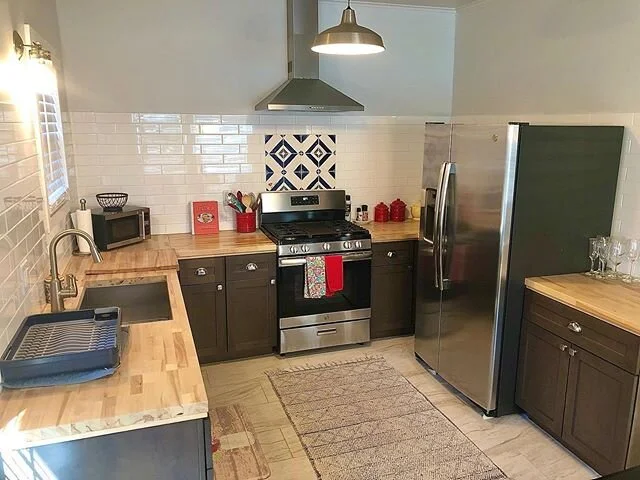 Showed a buyer this property and loved this cute kitchen with a great use of the space! I almost bought this cottage-style home for myself, but then remembered my priority was the client! 🏡❤️ #corcorangloballiving #listing #homeforsale #cottagestyle