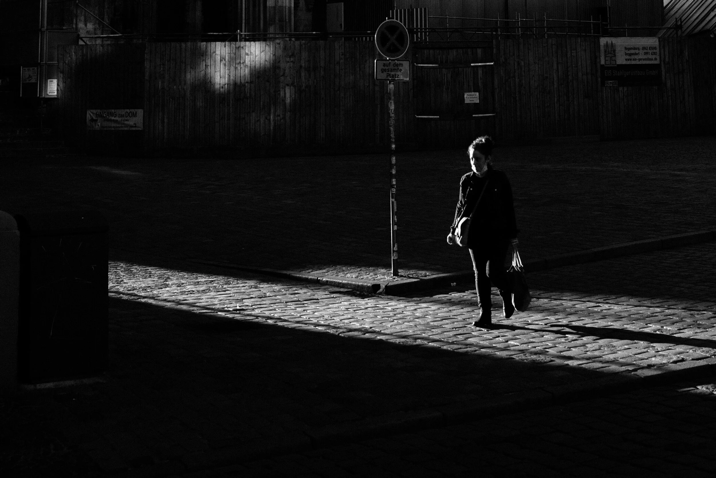  Irgendwie passt Streetfotografie trotzdem ganz gut zur Fujis X100ern 