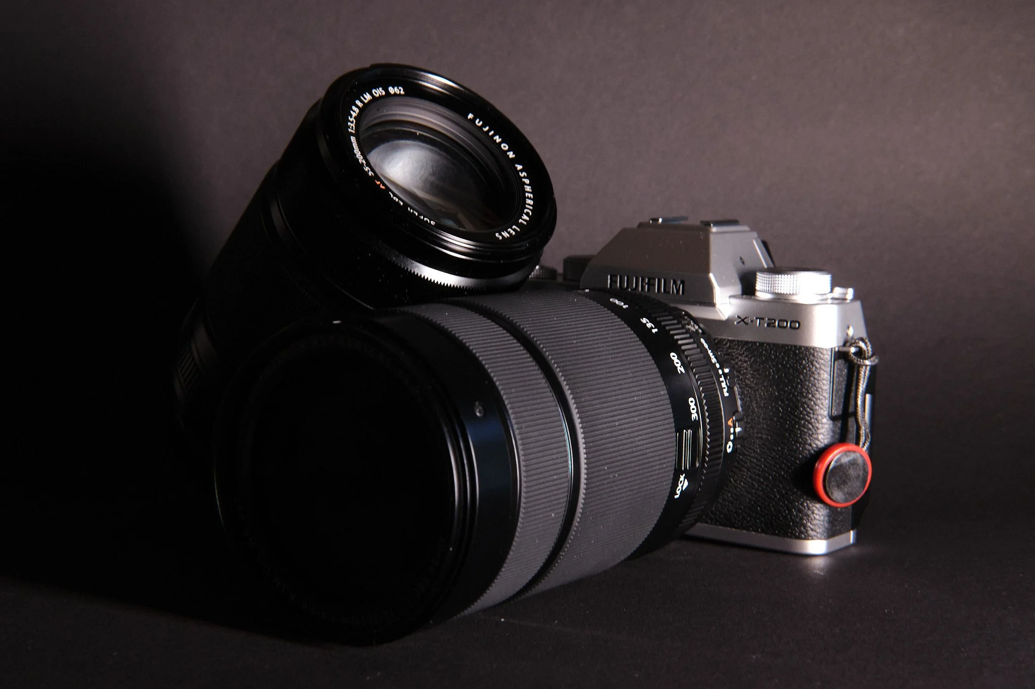  Mein Favorit: Das 70-300mm (hier an der Fuji X-T200) - für mich sind 100mm mehr Brennweite bei fast identischem Gewicht und ähnlichen Abmessungen die ausschlaggebenden Eigenschaften. 