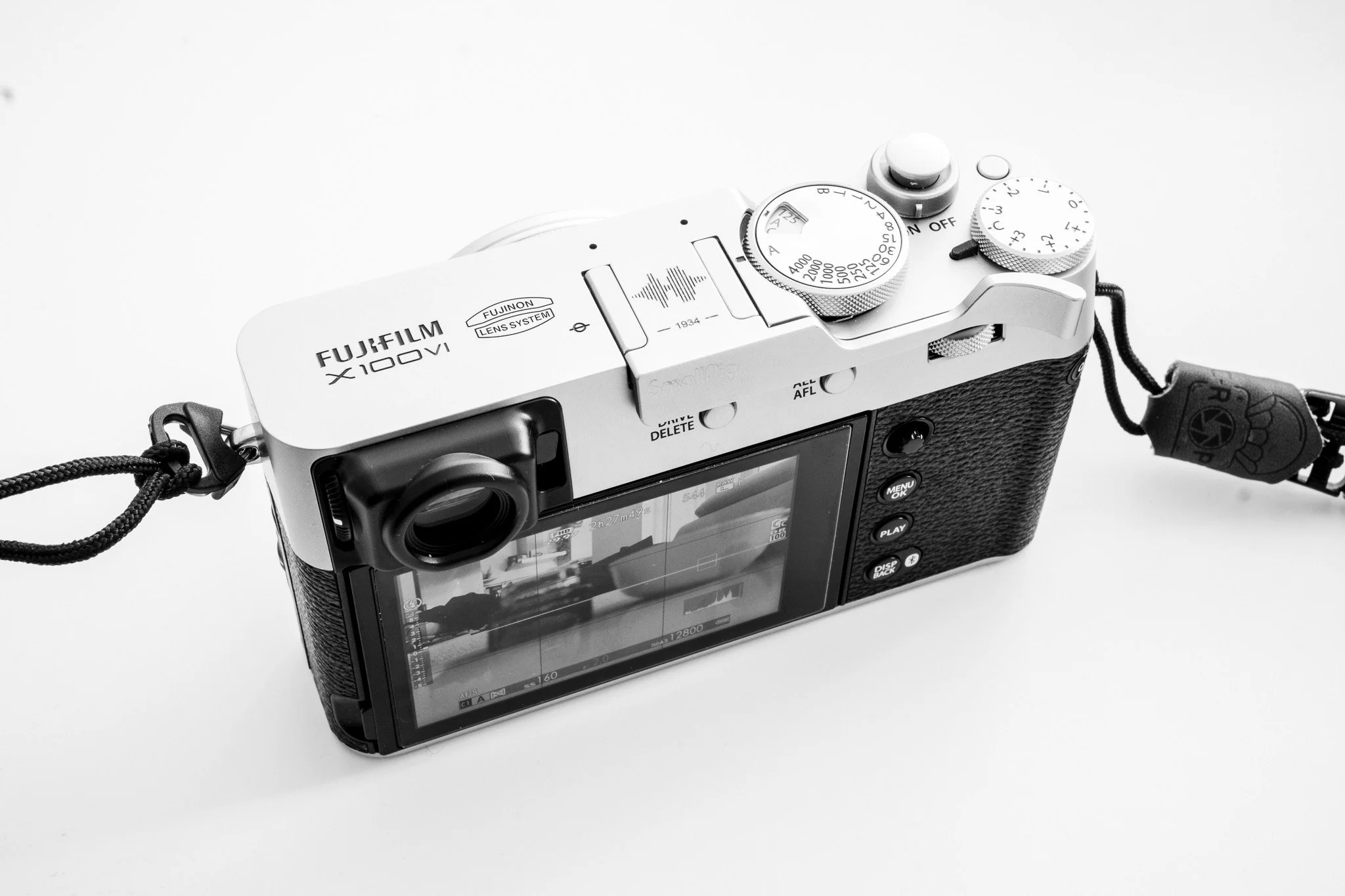  Die Fujifilm X100VI vereint digitale Technik mit analogem Design und Bedienkonzept. 