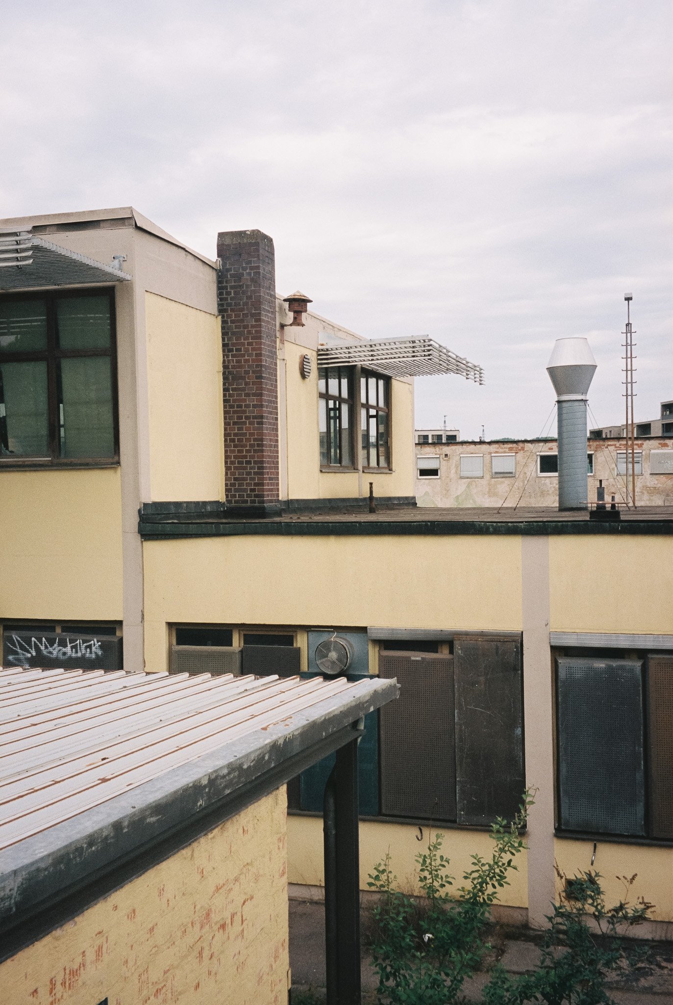R1-07904-024A.jpeg