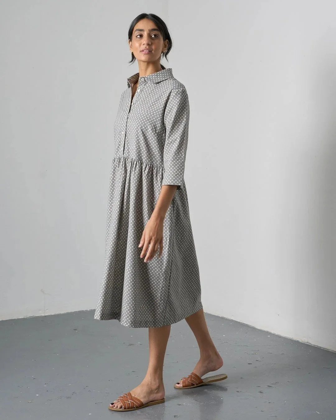wd002+grey+dots0852.jpg