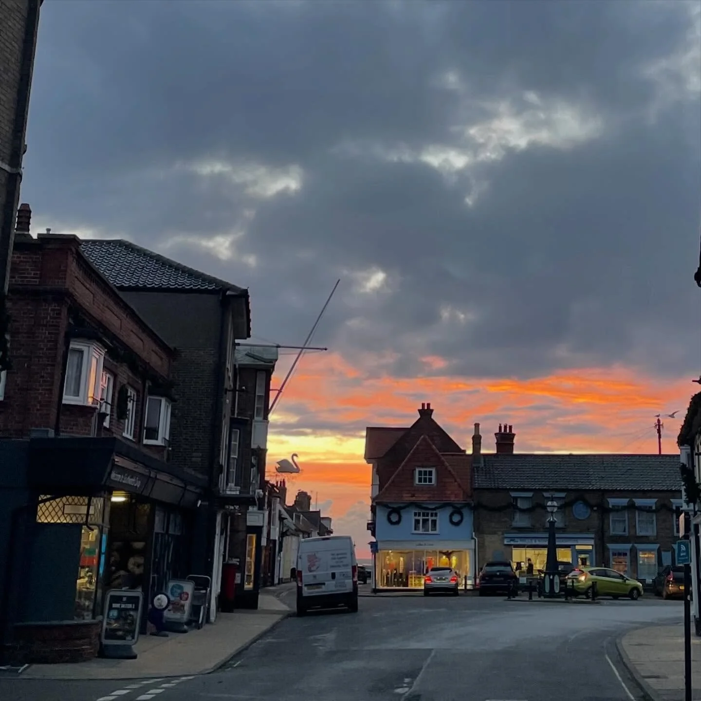 Morning all. It was a beautiful sunrise this morning. Have a great weekend x