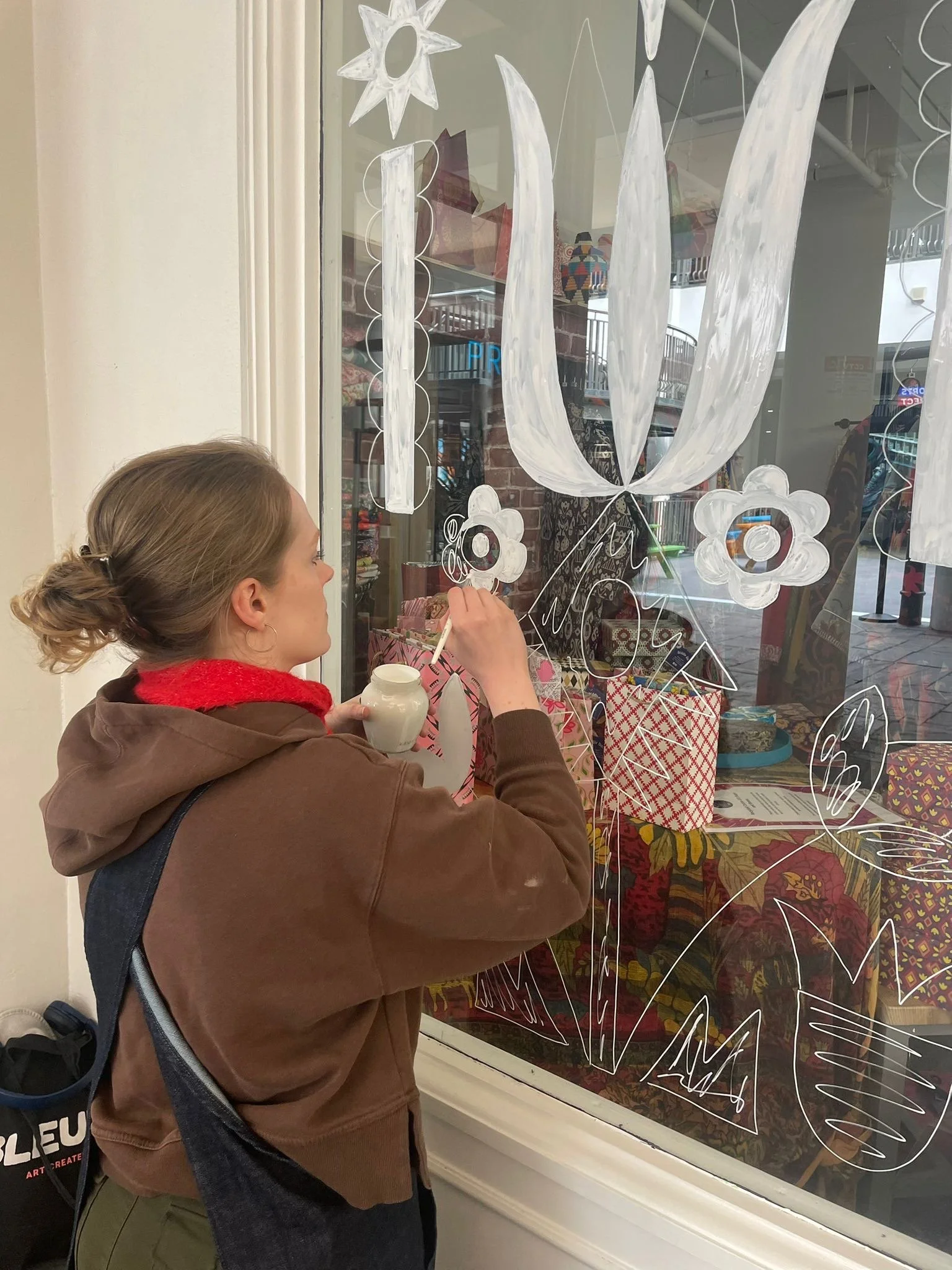 Diddly Do - Window Painting 2.JPG