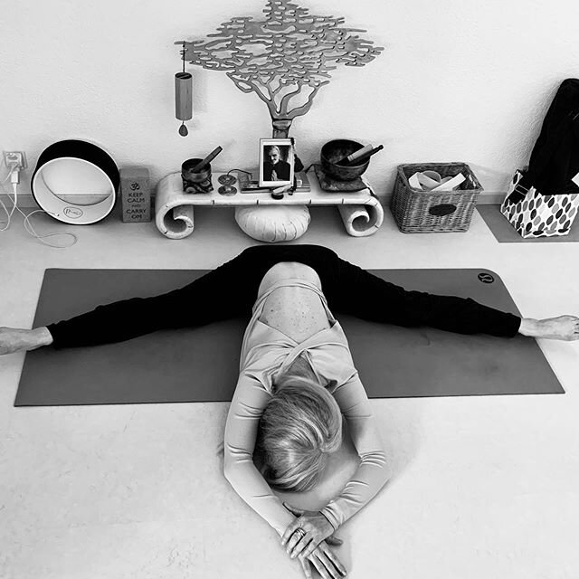 Yoga at home always 🌹🙏🏻🍀 #yogastrong #yogaathome #yogastretch #asthangayoga #yogadetox #yogainspiration 🙏🏻🍀🤩🌙🧘&zwj;♀️☀️