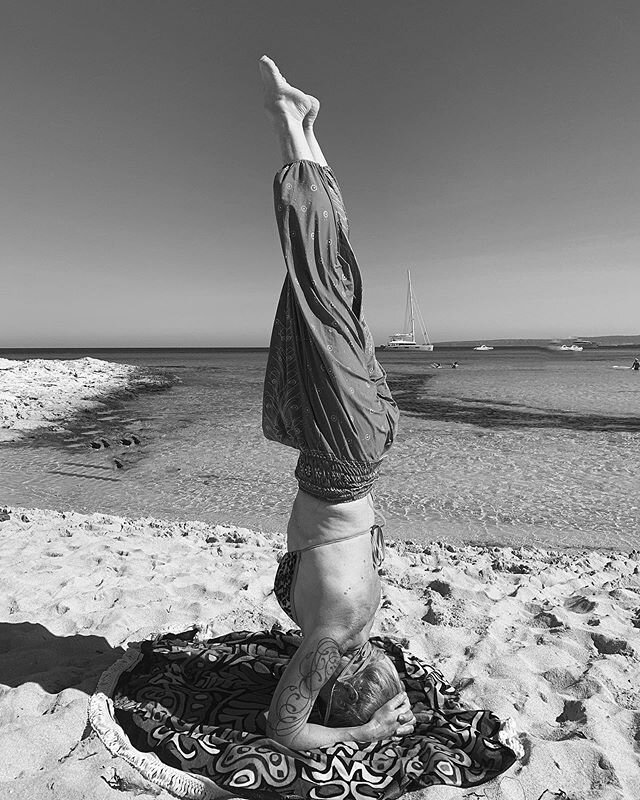 Platja de ses Iletes, Formentera #yogaposture #plages #formentera 🙏🏻🦎🌙☀️🧘&zwj;♀️