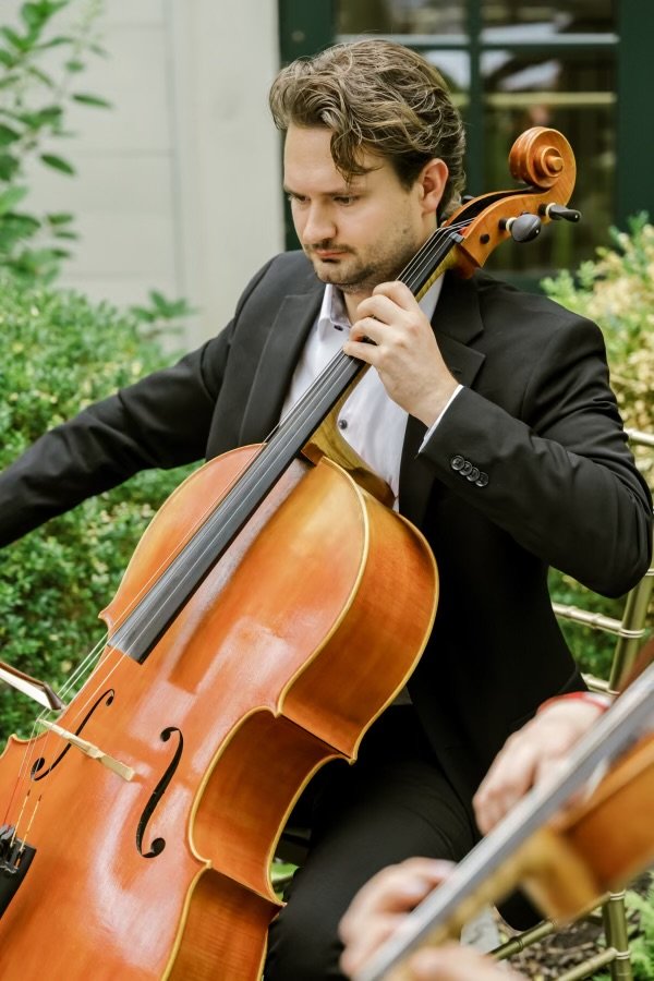 Phillip Goist, cello