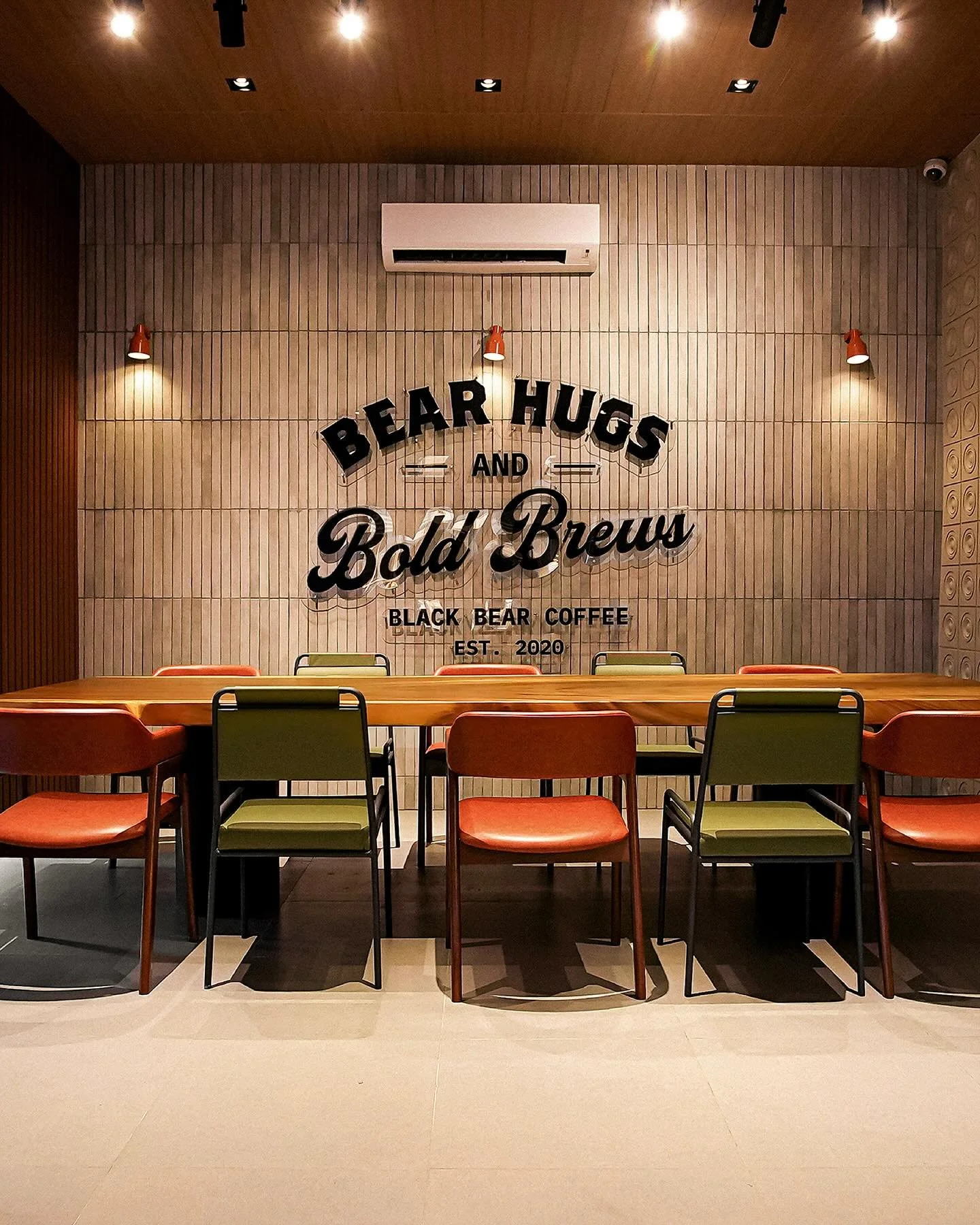As @blackbearcoffeeph set their sights on expanding, they knew they needed a rebrand that could stand beside the more established commercial chains in Isabela.   But their identity felt scattered, with no cohesive theme or messaging.

Through the bra