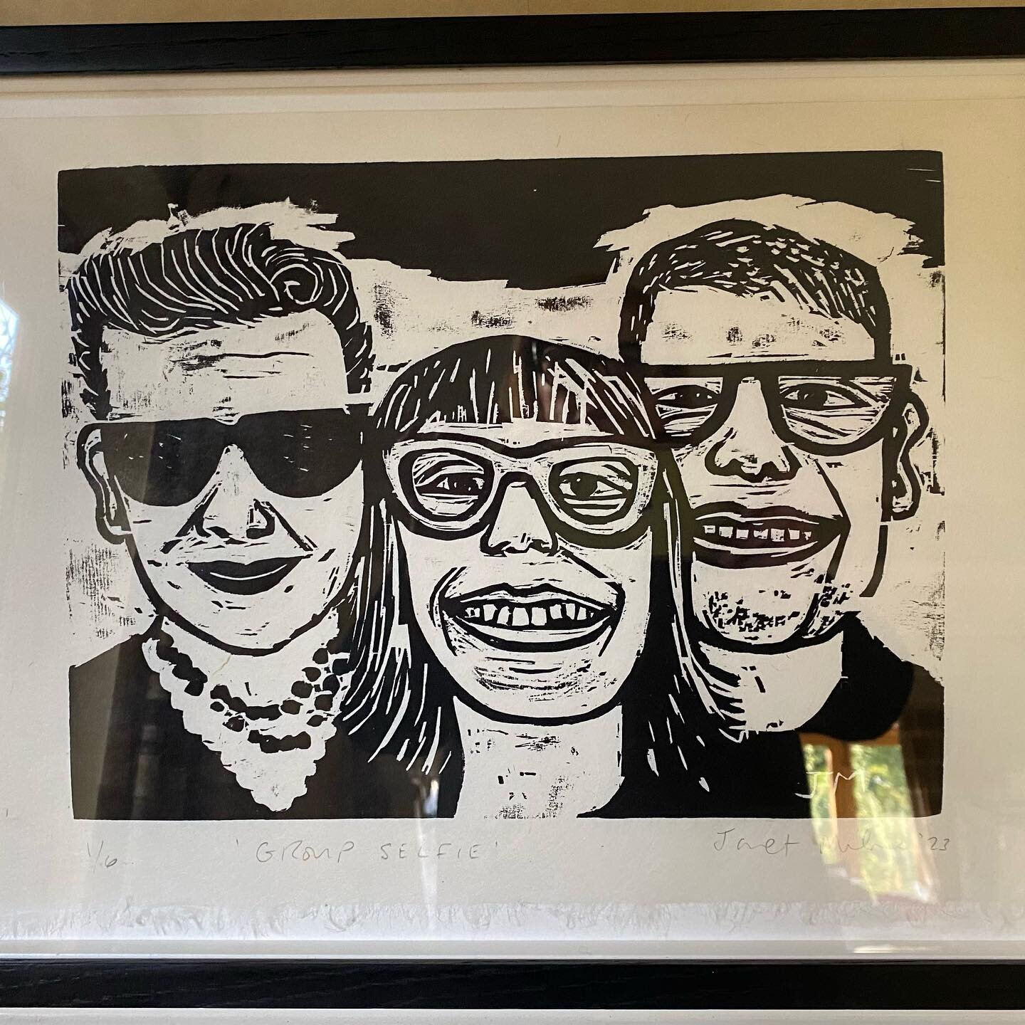 Janet Milner
&lsquo;Group Selfie&rsquo;  wood cut
 
&lsquo;Small but Mighty&rsquo; printmaking show @banksidegallery 
270 small scale works in Printmaking selected by Jonny Hannah  @darktownresident
@re_printmakers #worksonpaper #printmaking #drawing