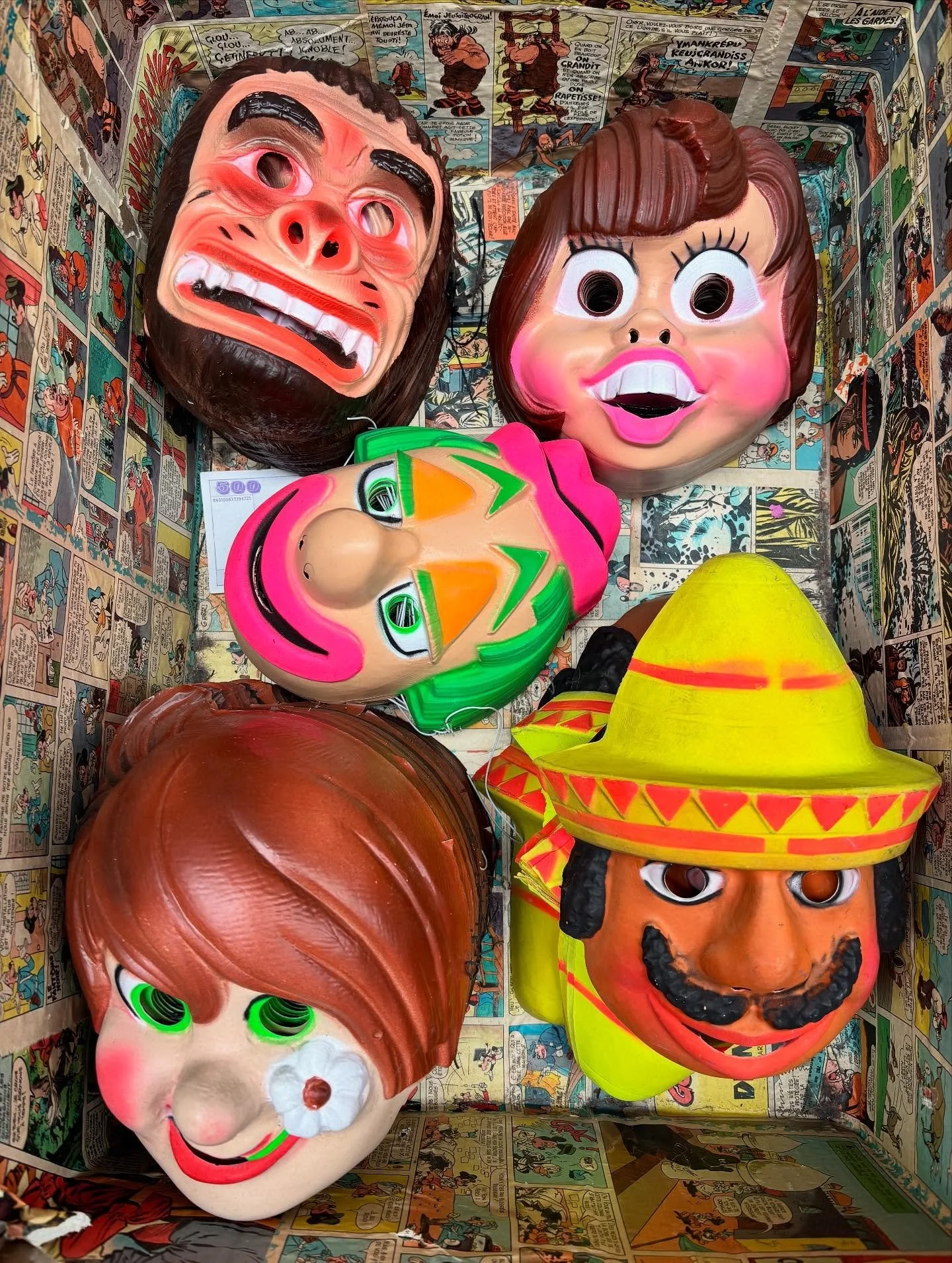 Funny.. #vintagepartymasks #chocolatesauce