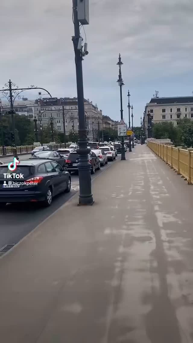 A festék nem infrastruktúra.