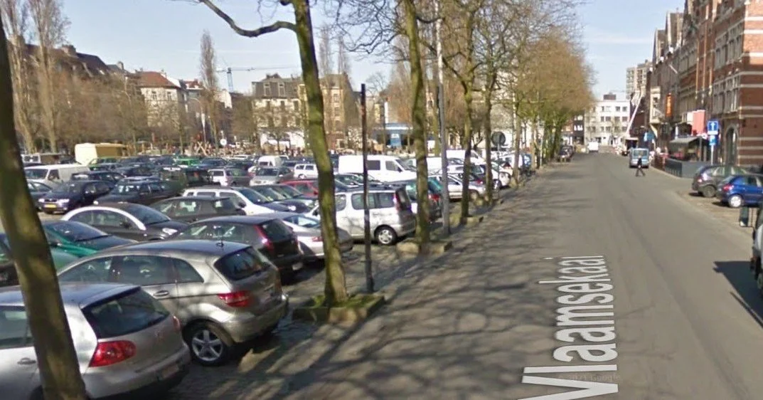 Mikor kb. 10 &eacute;ve &aacute;thaj&oacute;ztam Londonb&oacute;l Amsterdamba, egy h&oacute;napra kik&ouml;t&ouml;ttem Antwerpenben. Igaz&aacute;n megfogott, hogy a nagyon magas aut&oacute;tart&aacute;s mellett akt&iacute;van fejlesztik a gyalogl&aac