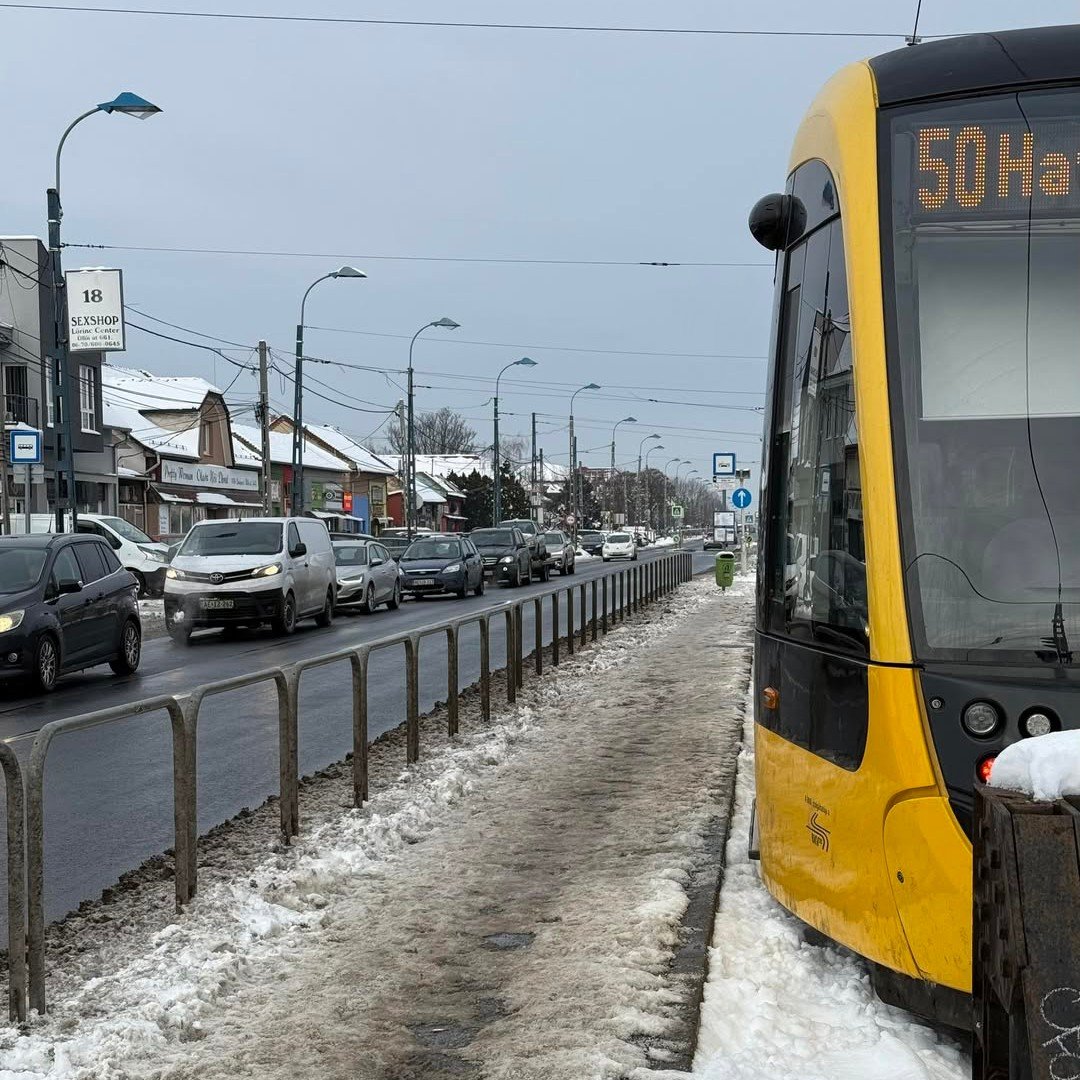 A h&eacute;tfői szakbizotts&aacute;gi &uuml;l&eacute;s legnagyobb vit&aacute;t kiv&aacute;lt&oacute; t&eacute;m&aacute;ja a h&oacute;helyzet kezel&eacute;se volt. 

Azt a BKV is elismerte, hogy a szerződ&ouml;tt partnereik sajnos nem tudt&aacute;k az