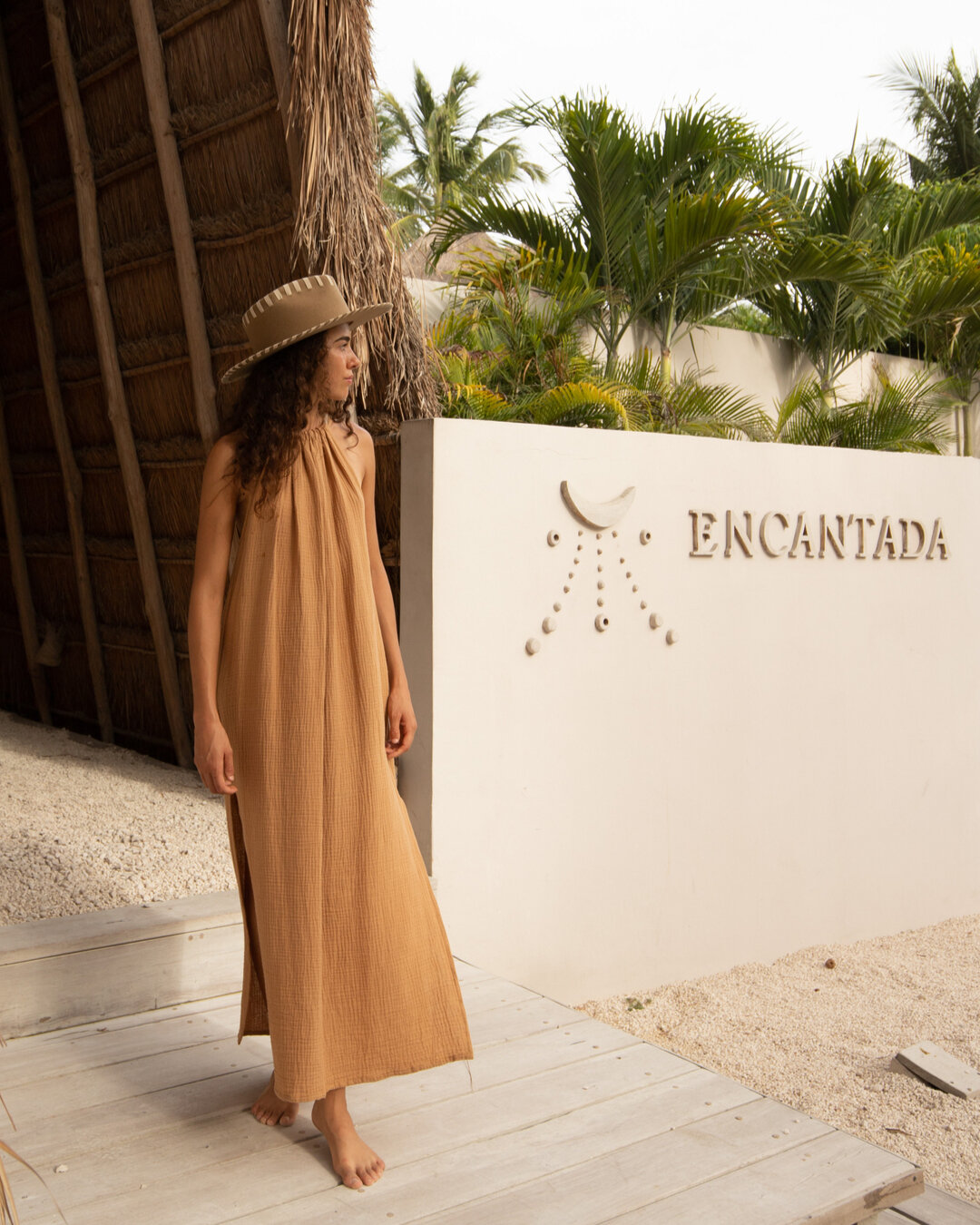 Welcome to our Private Paradise in the corner of the Mexican Caribbean. Here you will be embraced with an authentic Tulum, crafted wellness sessions, and a premise to unwind and give into the beauty of this place.​​​​​​​​
​​​​​​​​
Bienvenido a nuestr