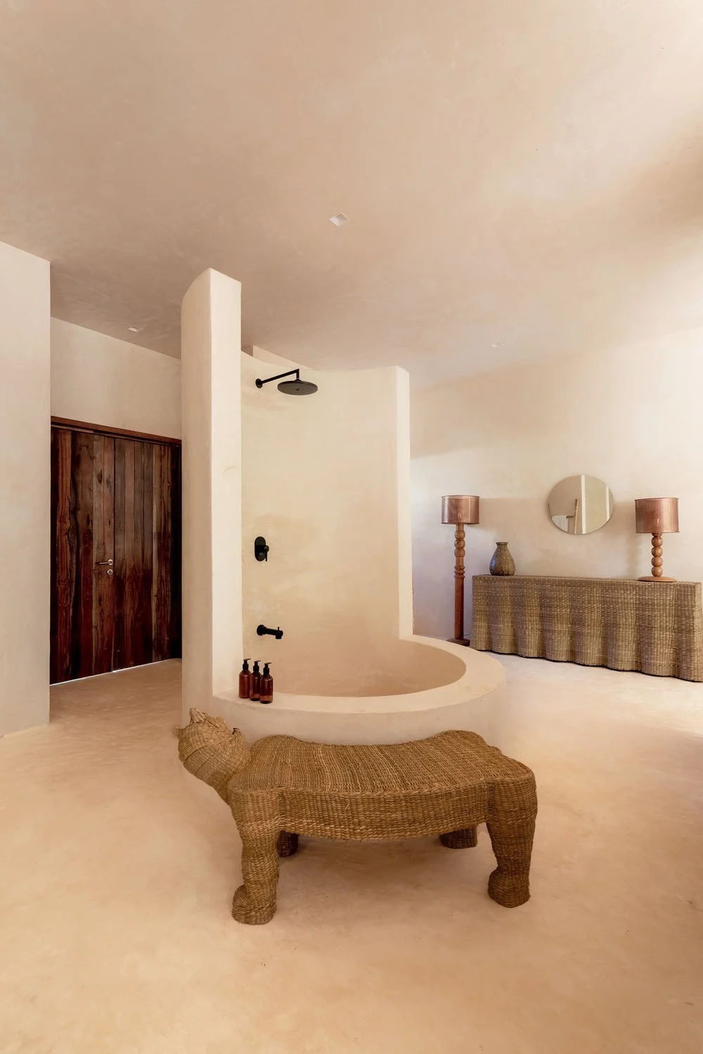 SIGNATURE SUITE LOWER3.jpg
