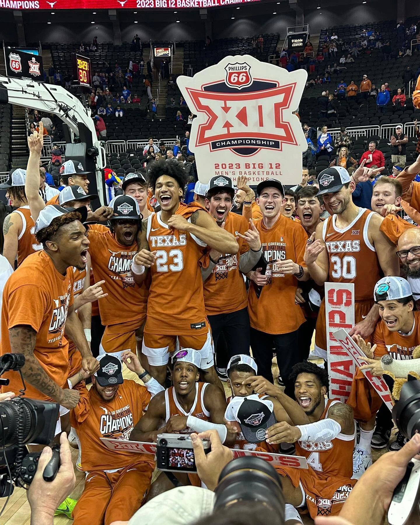 Hooked on this team 🤘🏽🏀🏆

Celebrations, trophies, birthday serenades, sports med team, ticket punched, Hook &lsquo;Em