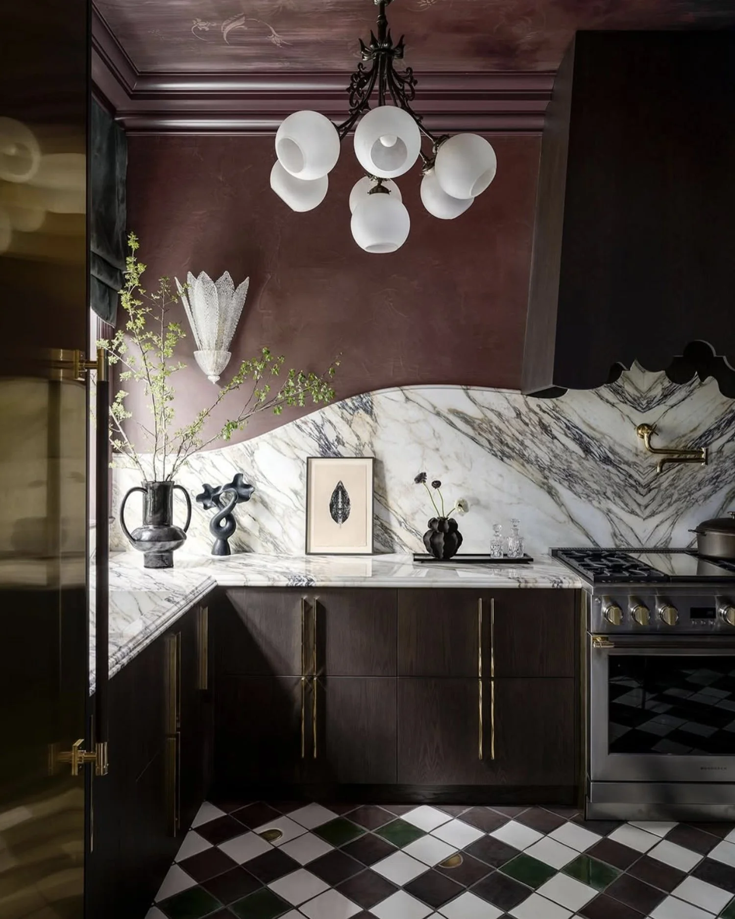 Defining the look and feel of a project is determined early on in the interior design process. As a team, we tune into the context of the interior design brief and the broader design vision in detail. With the aesthetic direction established, WOOLF d