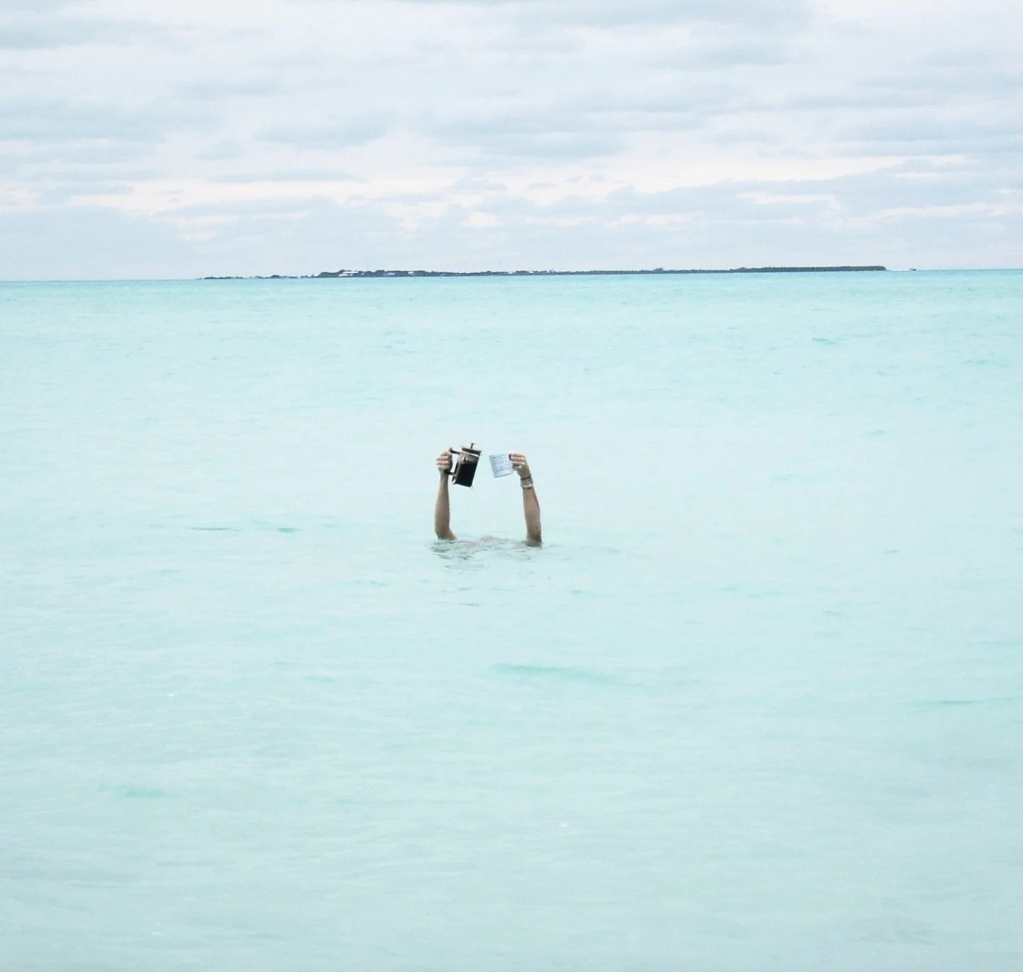 ☕️ Don&rsquo;t let the holidays drown you. Stay caffeinated and yappy with our 100% all organic, &lsquo;Pawfee Coffee&rsquo; - roasted fresh by @unboundbrews. ☕️

Link to get through 2025 deliciously, in bio. 

#coffeeanddogs #ocean #dogsandcoffee #c