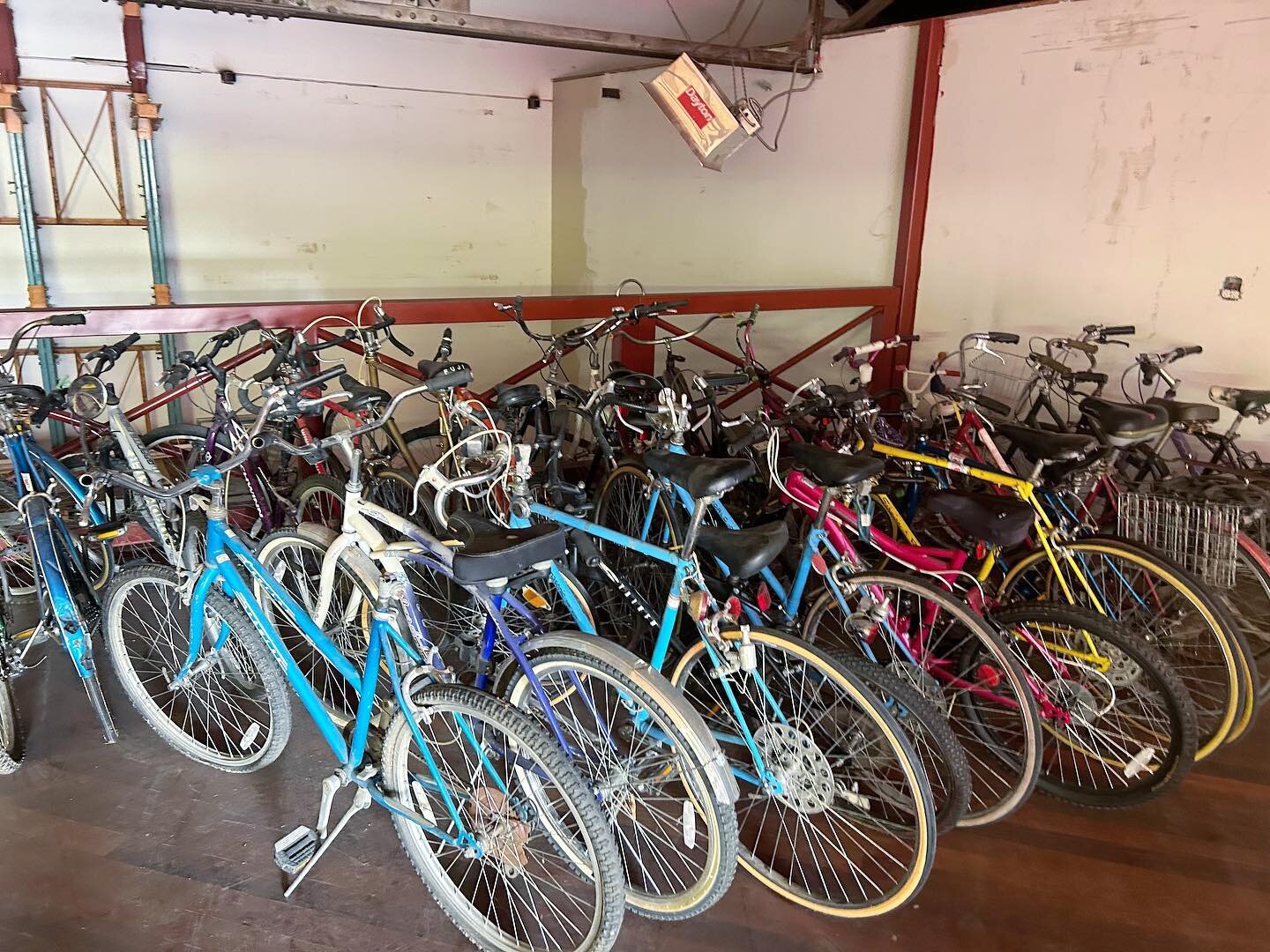 🚨 HUGE ANNOUNCEMENT 🚨 Chicago Bike Project is expanding! It&rsquo;s no secret asking volunteers in sub 30 degree weather to wrench bikes outside is not inspiring. The good news is @stgeorgechicagogoc allotted a huge amount of warehouse space for ou