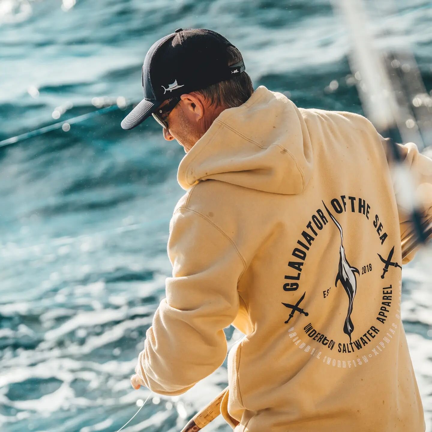 That hoodie design tho 🔥 @onemorebite72 @billfish75 @undertowsaltwaterapparel 
.
.
#swordfish #gladiatorofthesea #undertowsaltwaterapparel #billfish #billfishing #fishingphotography #sonyimages📷 #shotonsony