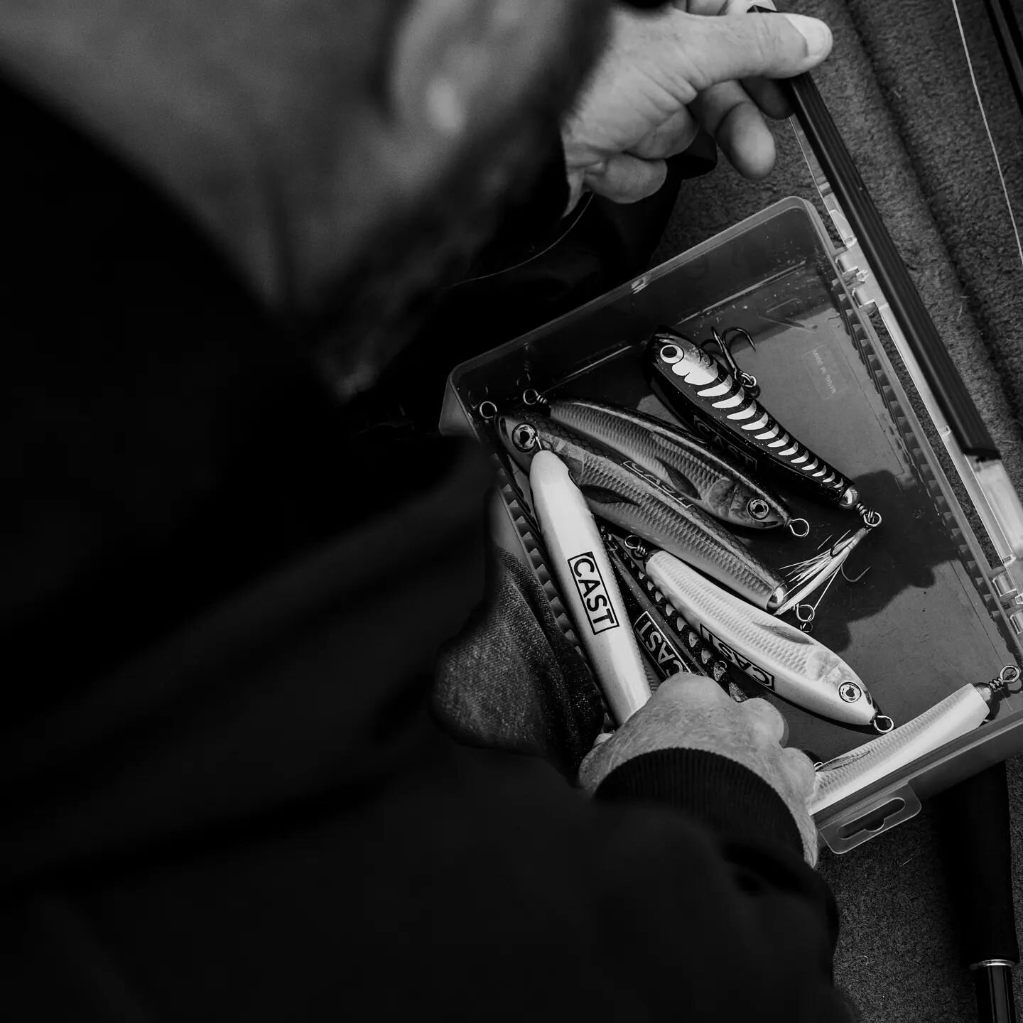 Kid in a candy shop. @ryanhanksfishing picking his poison. If you're in Georgia, swing by @hammondsfishing and grab an OG
.
.
#castfishing #bassfishing #costabassfishing #fishnorthgeorgia #georgiaoutdoors #fishingphotography #foryoupage #foryou