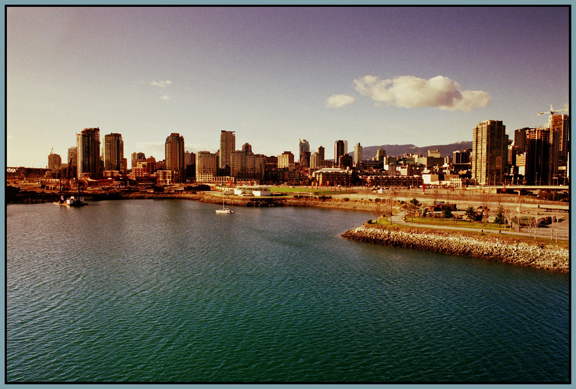 LkgNW from Cambie Br_Mar 1994_4x6s.jpg