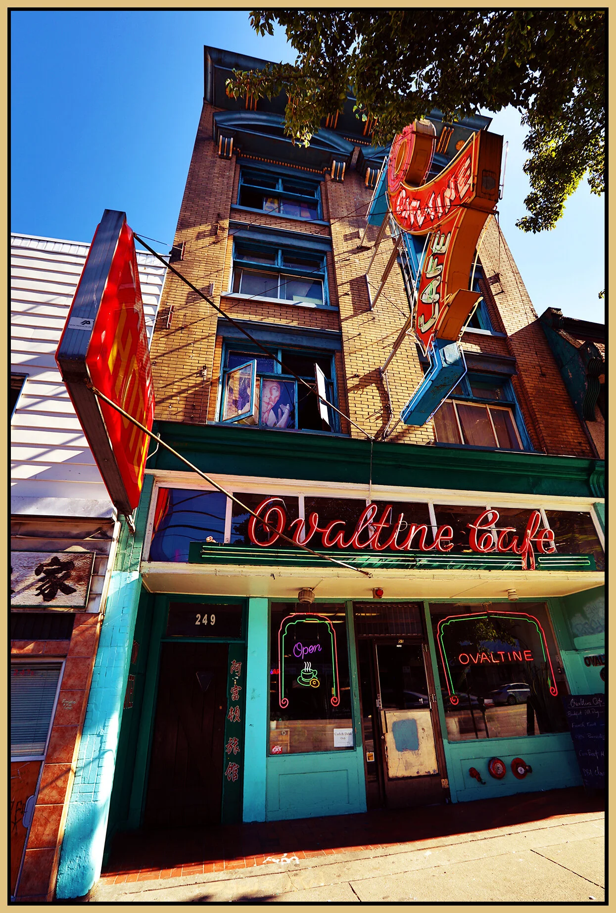 249 E Hastings_July 16_2018_HDR_C2383_peTruck_4x6s.jpg