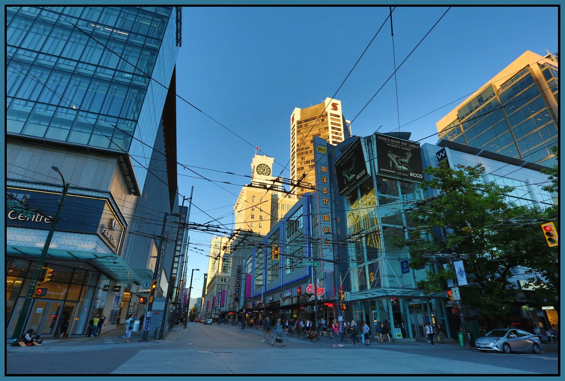Robson at Gr Mall_Sep 13_2016_HDR_L5417_4x6s.jpg