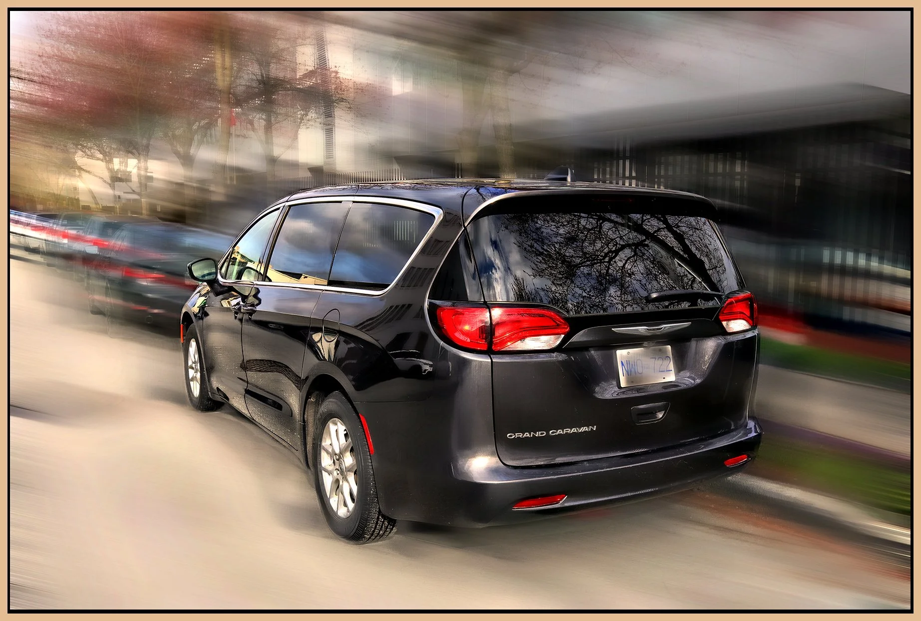 Dodge Grand Caravan 2023_Apr 13_2023_HDR_5D7101_1_peHyperstrip_Hdr2013_1_4x6s.jpg