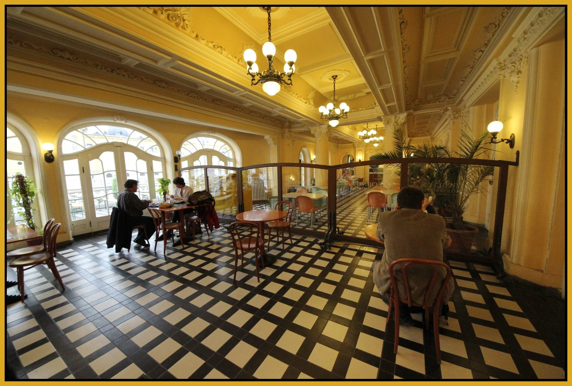 Széchenyi Fúrdö_Oct 20_2011_3483_4x6s.jpg