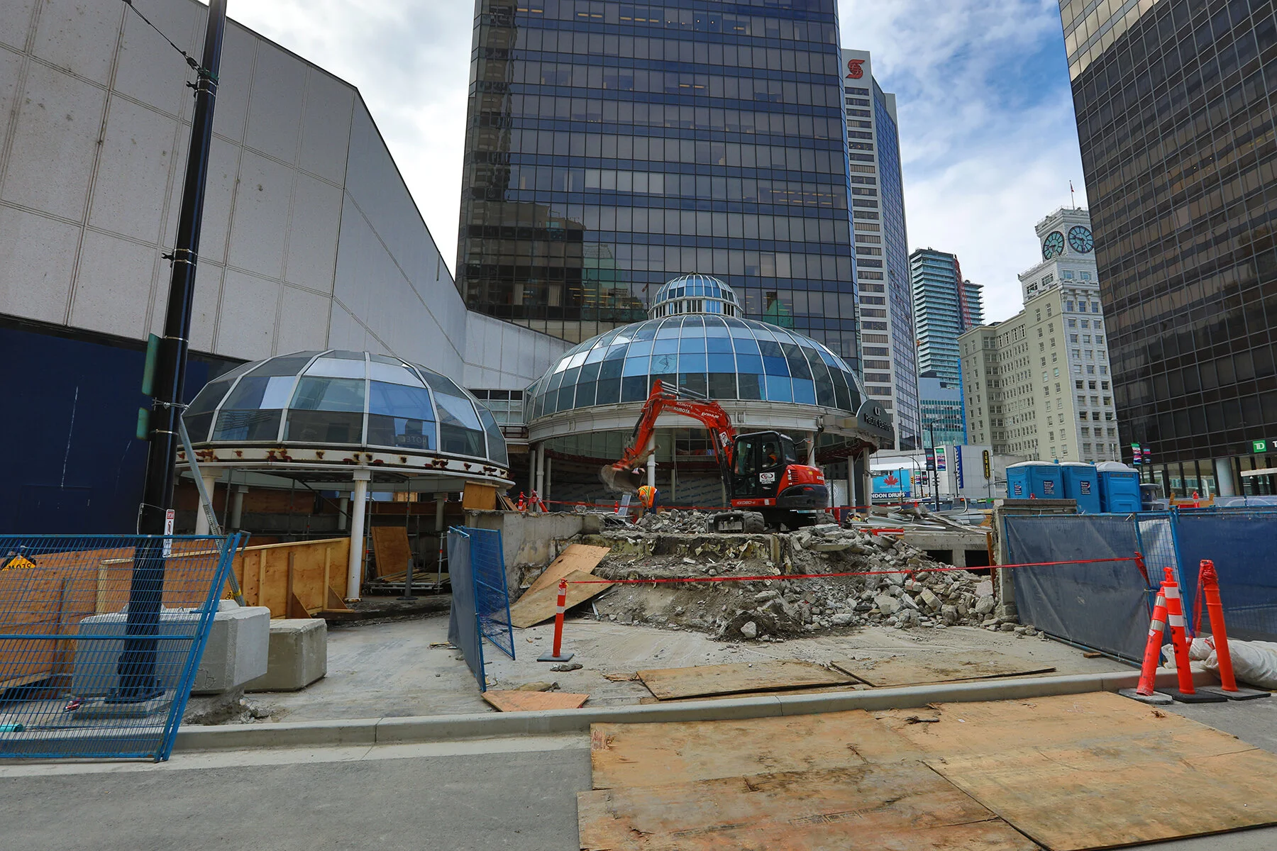 Pacific Ctr Const_Jun 26_2020_HDR_4F7391_4x6.jpg