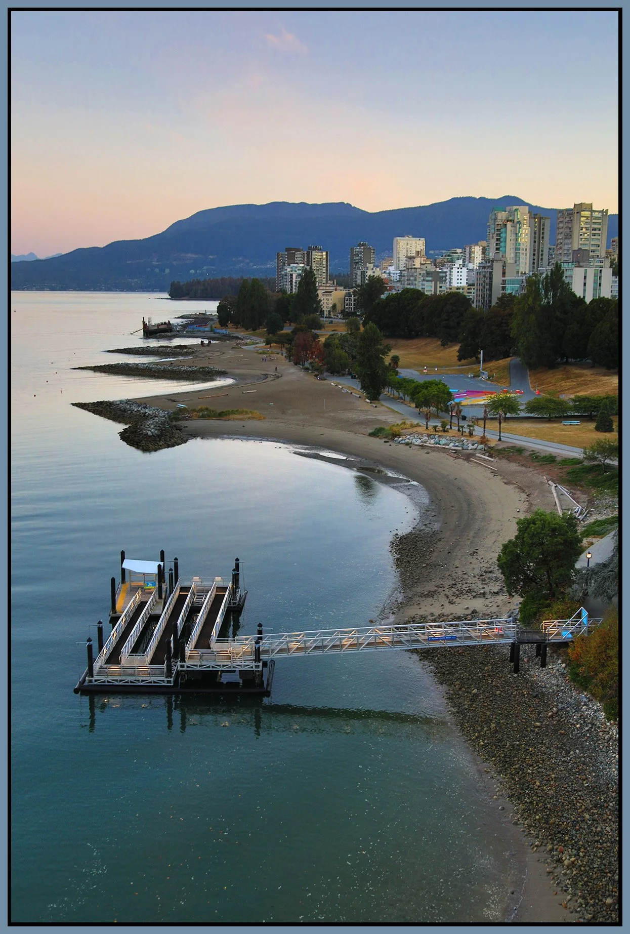 Burrard Bridge LkgW_Sep 8_2022_HDR_4H2099_4x6s.jpg