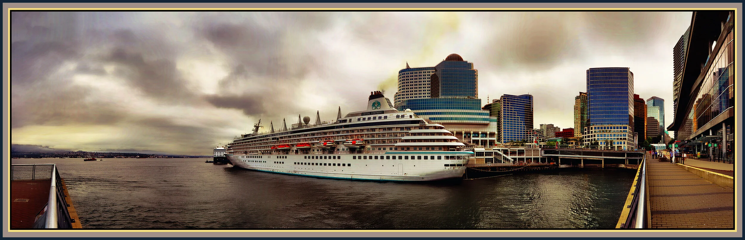 Coal Harbour Ship_Jun 14_2019_HDR_E0492_1_peAccLite&EnhSunst&ImpClrs_4x13s.jpg