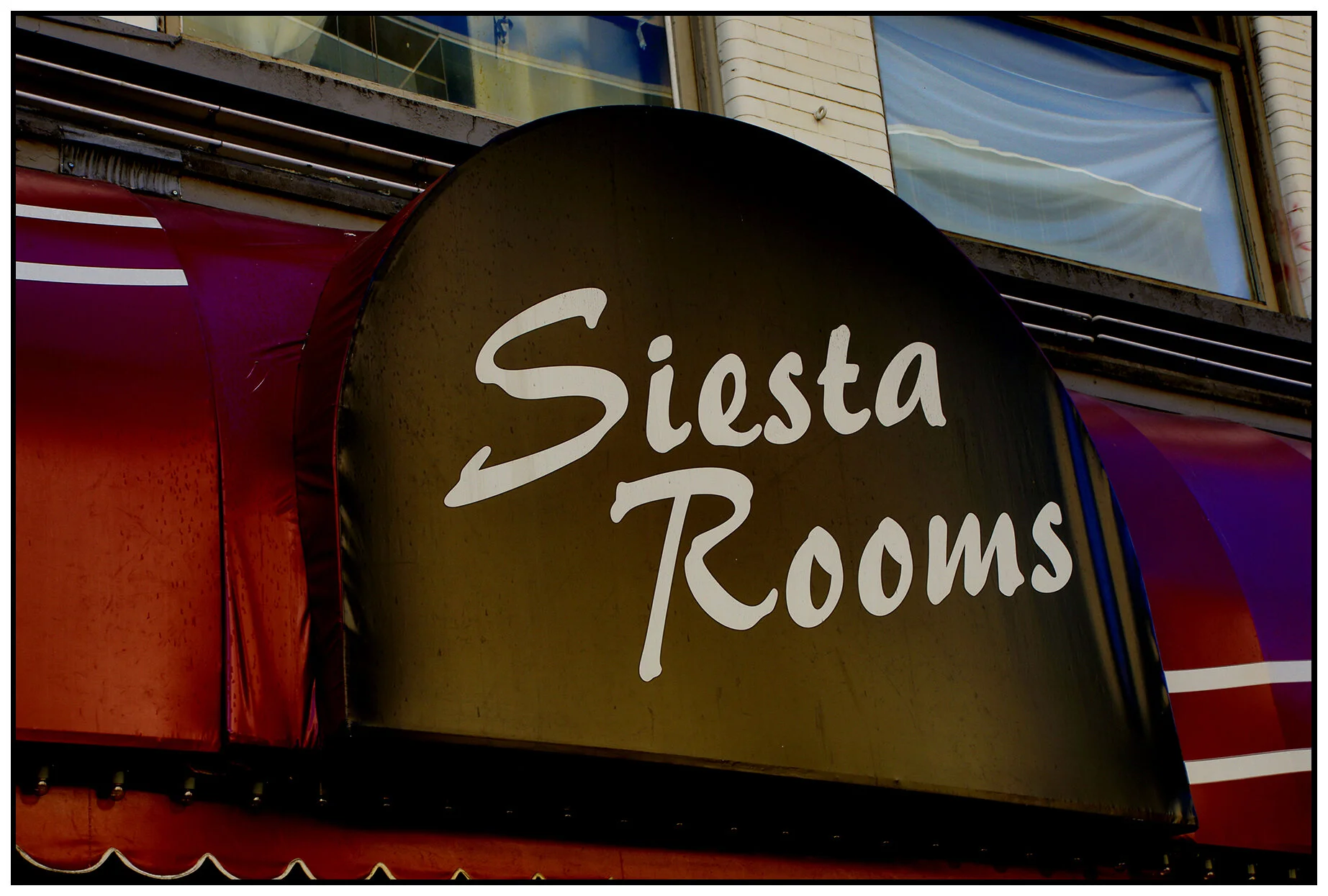 Siesta Rooms Sign_Aug 3_2021_HDR_5A7277_4x6s.jpg