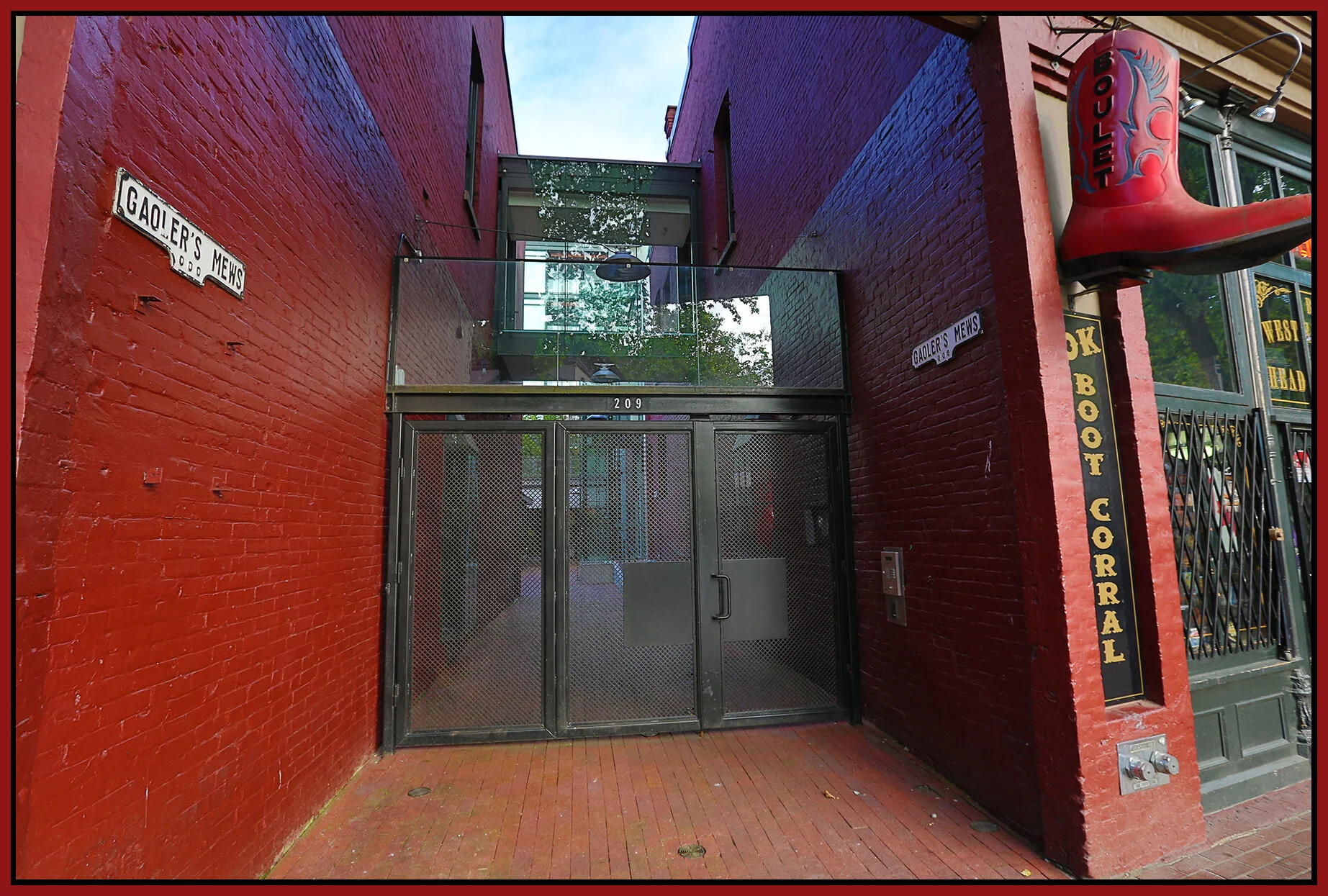 Gastown Goalers Mews_Jun 23_2014_HDR_F6688_4x6s.jpg
