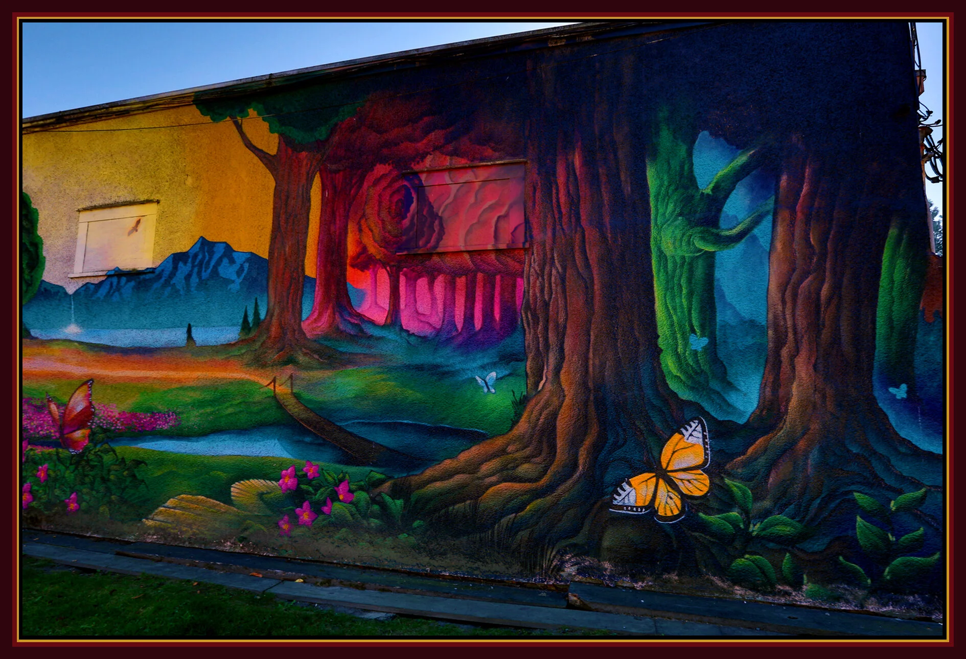 Commercial Dr Mural_Oct 3_2012_HDR_C6995_4x6_1s.jpg