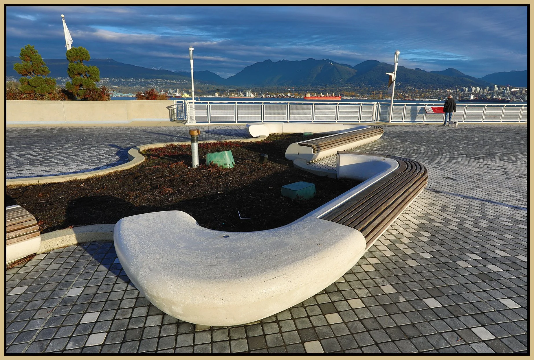 Canada Place Benches_Nov 24_2022_HDR_5C7594_4x6s.jpg