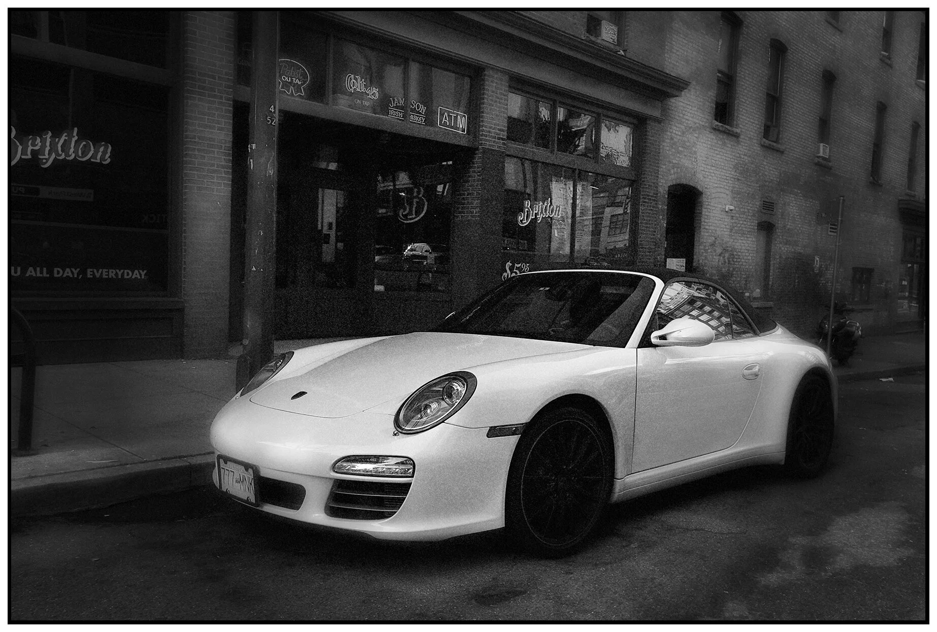 Porsche 911_Aug 28_2018_HDR_D5474_pePinholeGrain_4x6s.jpg