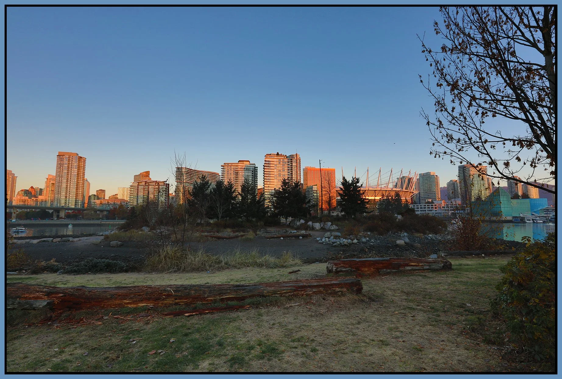 3.6 View False Creek_Nov 17_2022_HDR_5C6490_4x6s.jpg