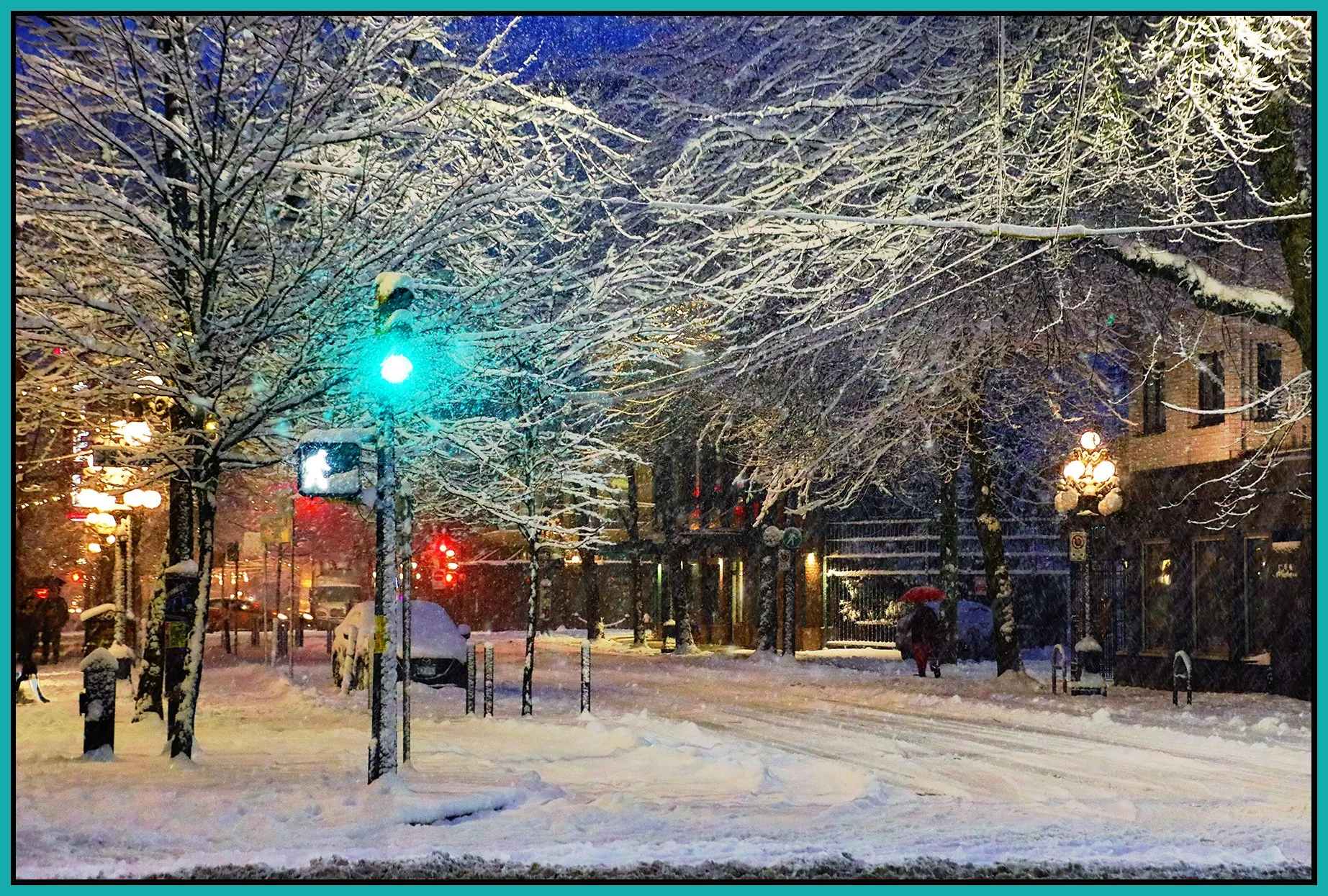 Gastown in Snow_Jan 17_2024_HDR_5E3672_peFlttnHistgm_4x6s.jpg