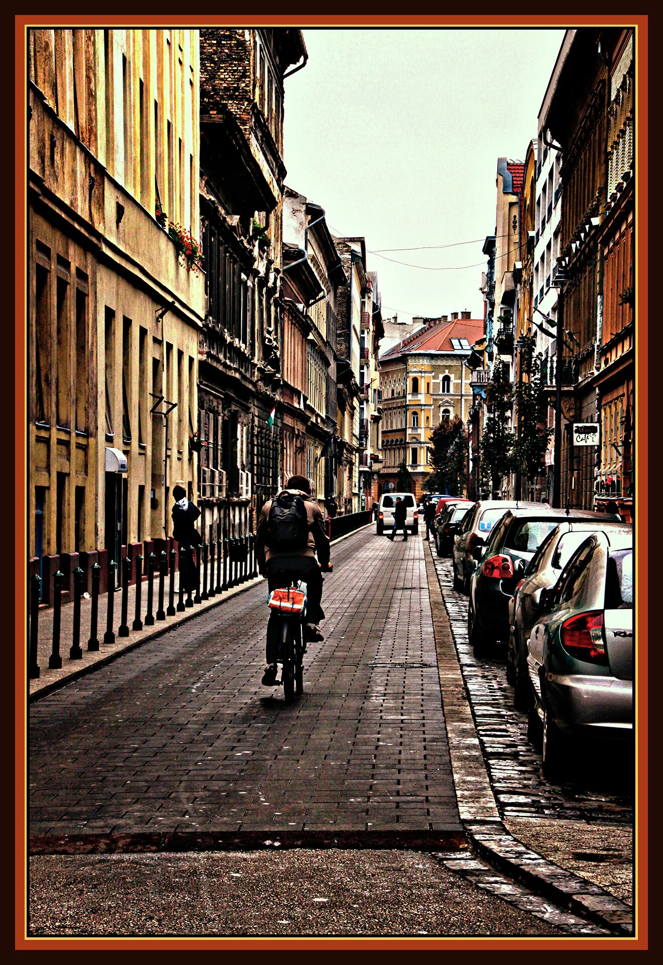 Budapest_Oct 25 2011_1346_peGggg_4x6s.jpg