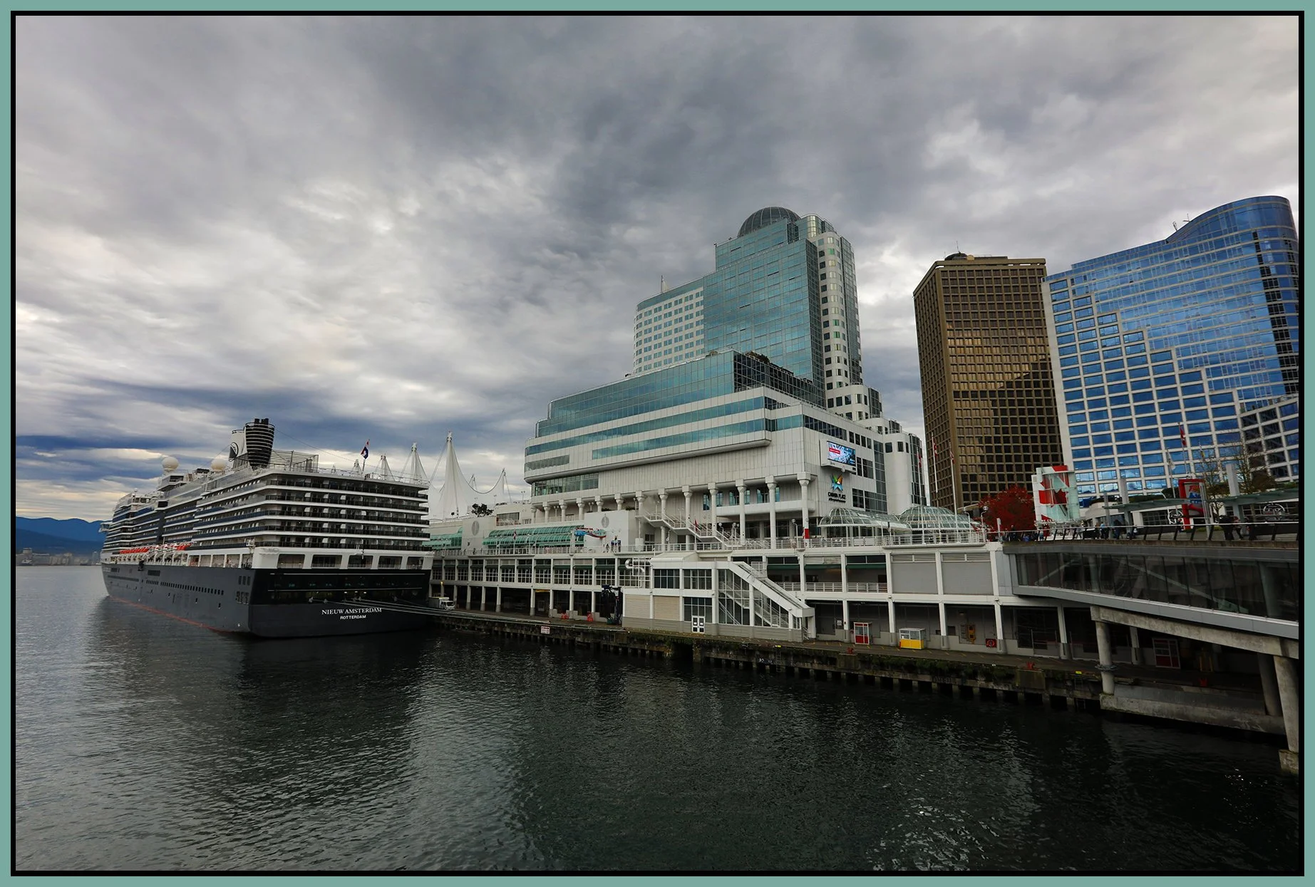 Canada Place Ship_Sep 30_2018_HDR_D2412_4x6s.jpg
