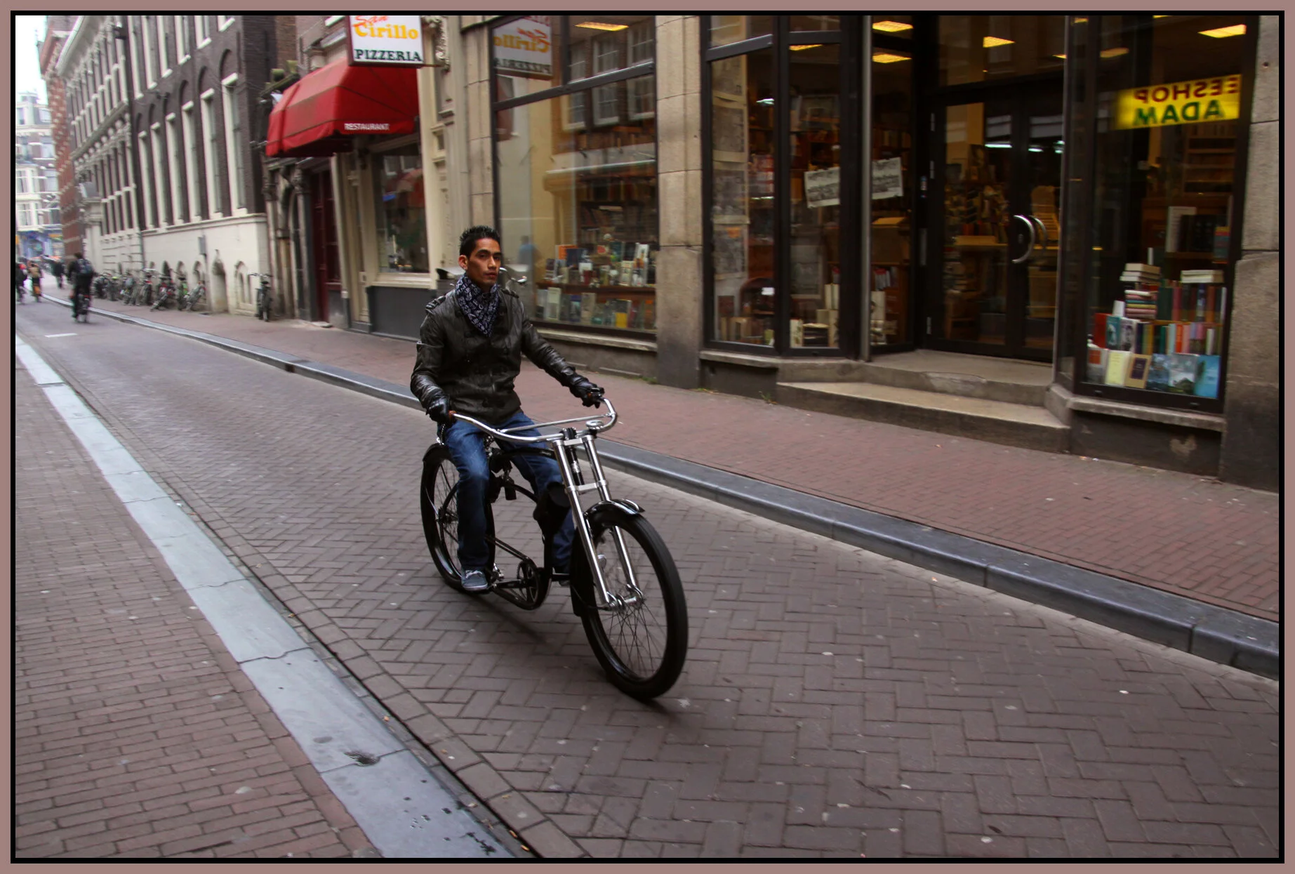 Amsterdam_Nov 8_2011_6528vel_4x6s.jpg