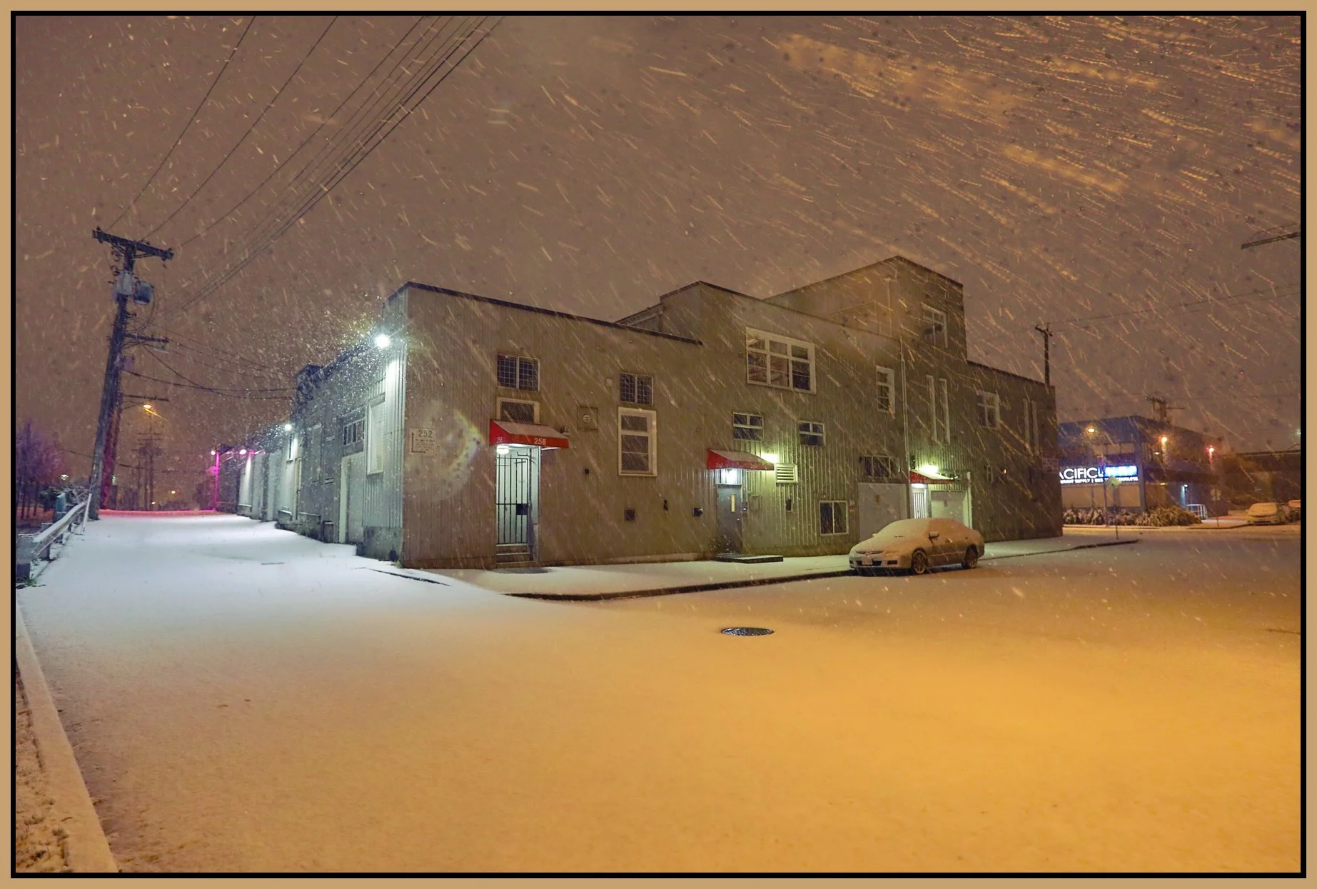 260 Raymur_Vancouver_Dec 5_2016_HDR_A1930_4x6s.jpg