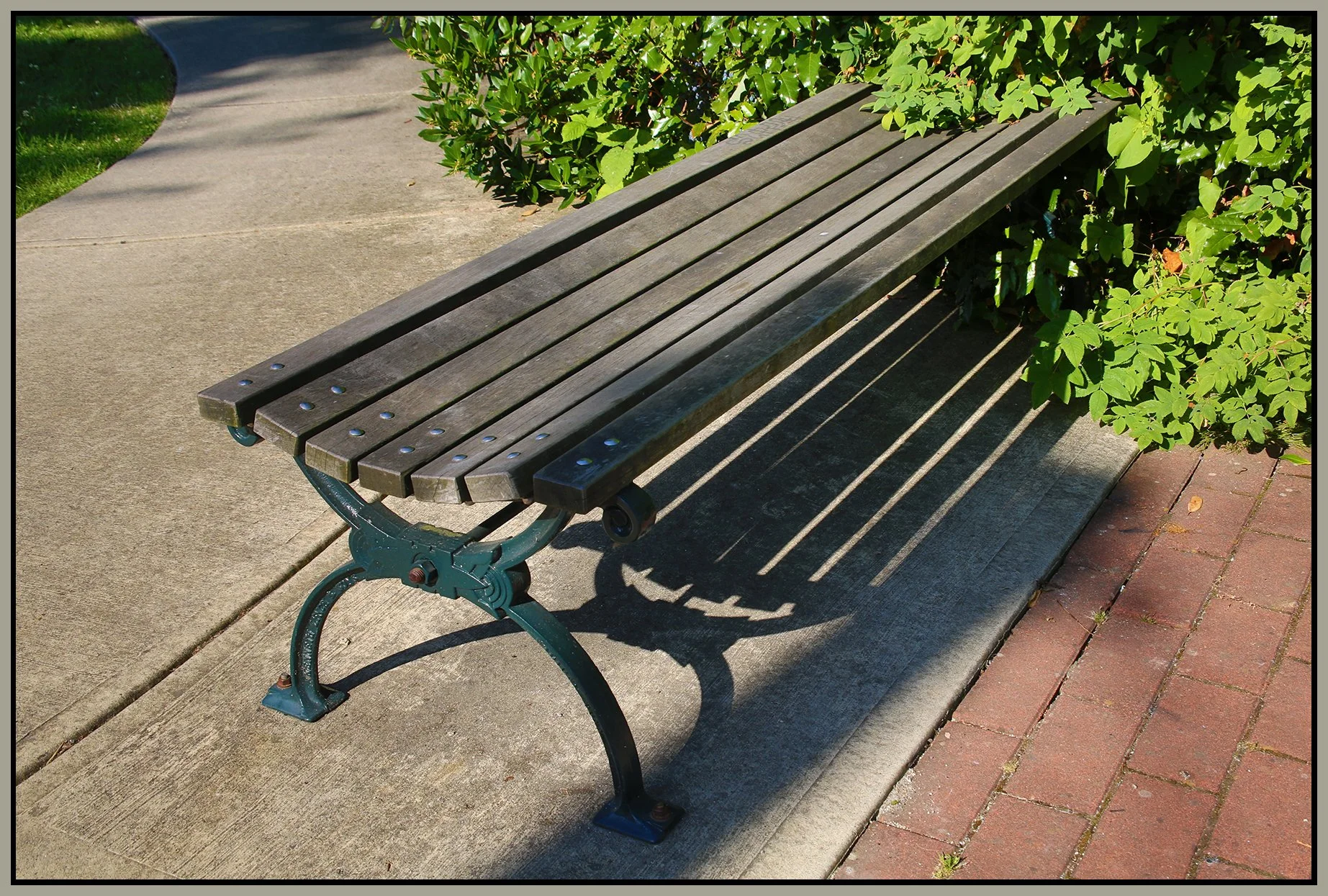 Bench on Wall St_July 22_2019_HDR_A7541_4x6s.jpg