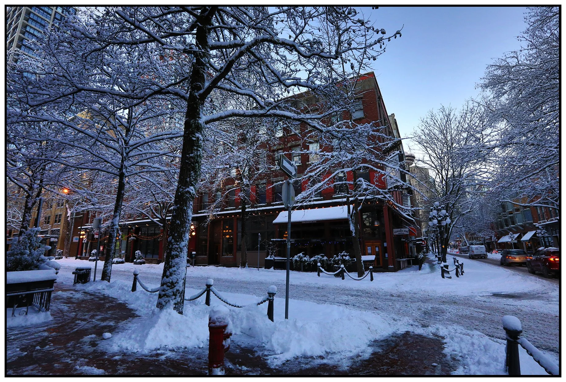 Gastown Water St in Snow_Dec 30_2021_HDR_5A5650_4x6s.jpg
