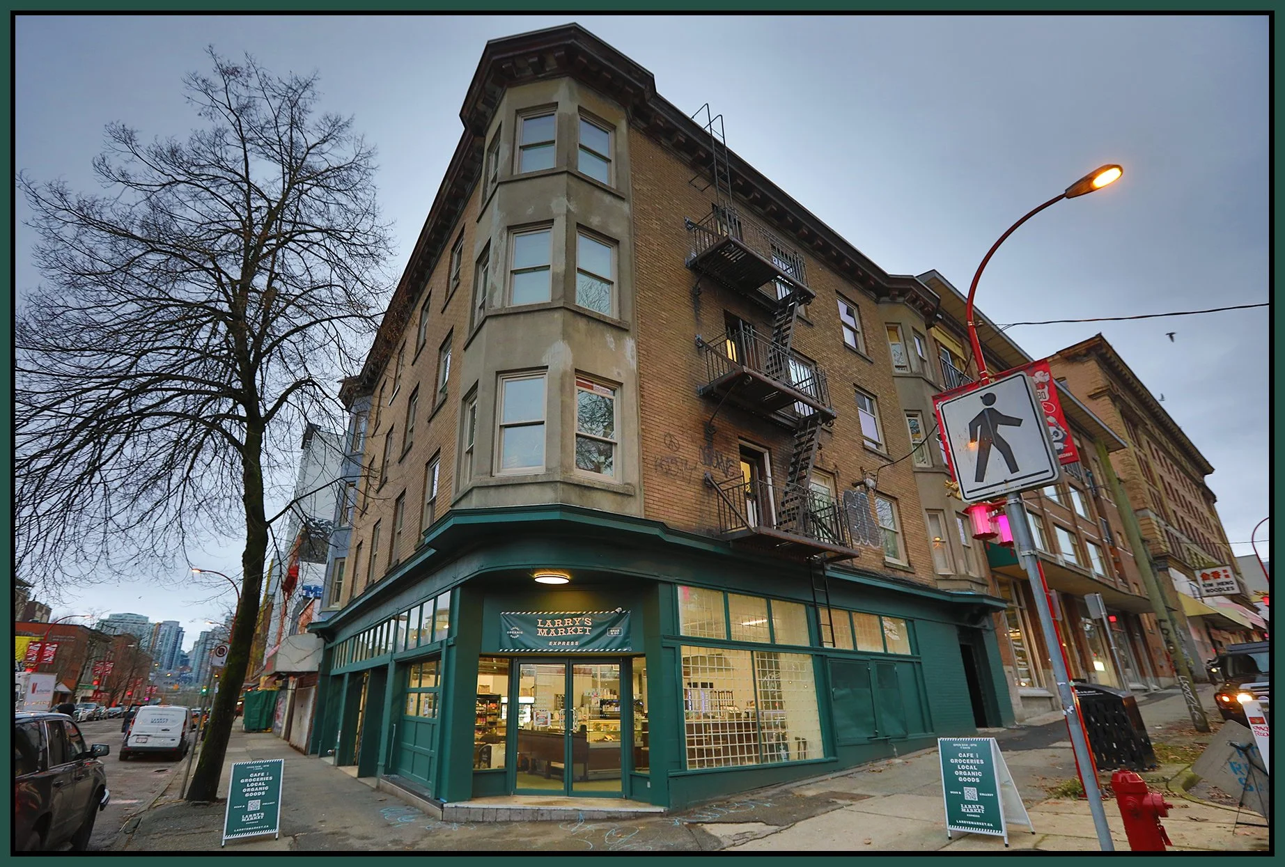 Chinatown_Larry's Mkt_Jan 14_2022_HDR_5A6908_4x6s.jpg