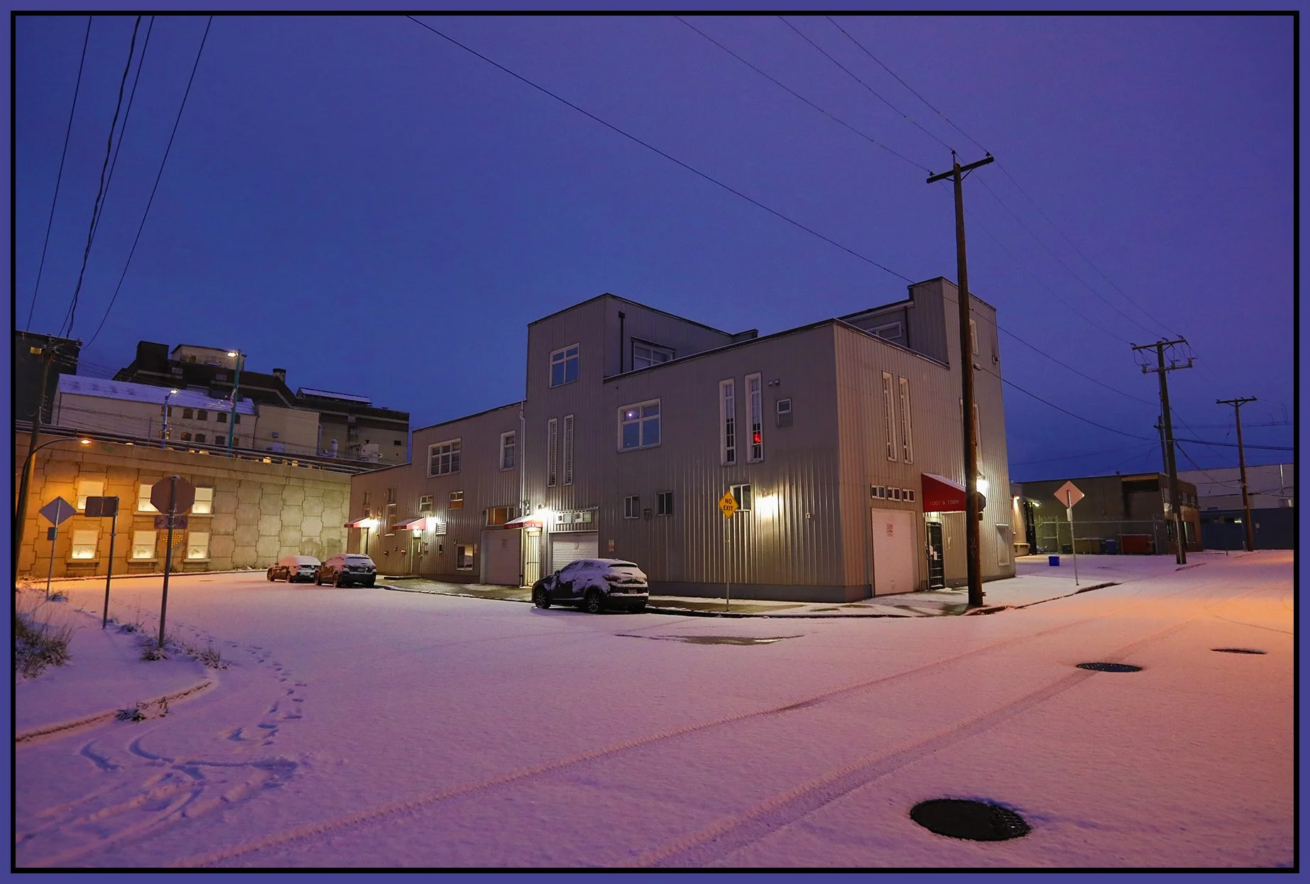 260 Raymur Ave i Snow_Dec 25_2021_HDR_5A4262_4x6s.jpg