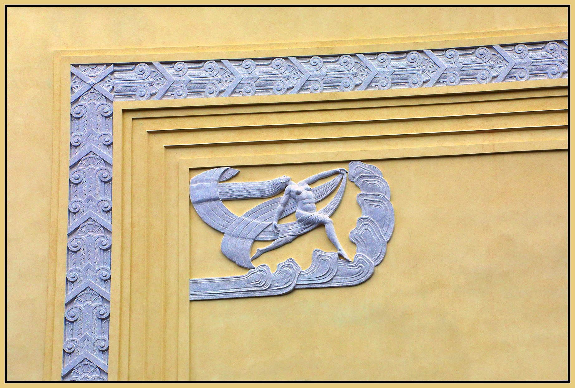 855 Granville St Bas-Relief_Aug 7_2023_HDR_5C3591_1_peB&s_Hyperstrip_4x6s.jpg