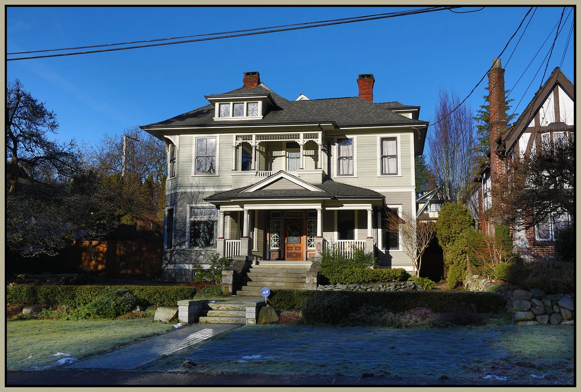 New West 431 Queens Ave_Dec 31_2017_HDR_4B9747_4x6s.jpg